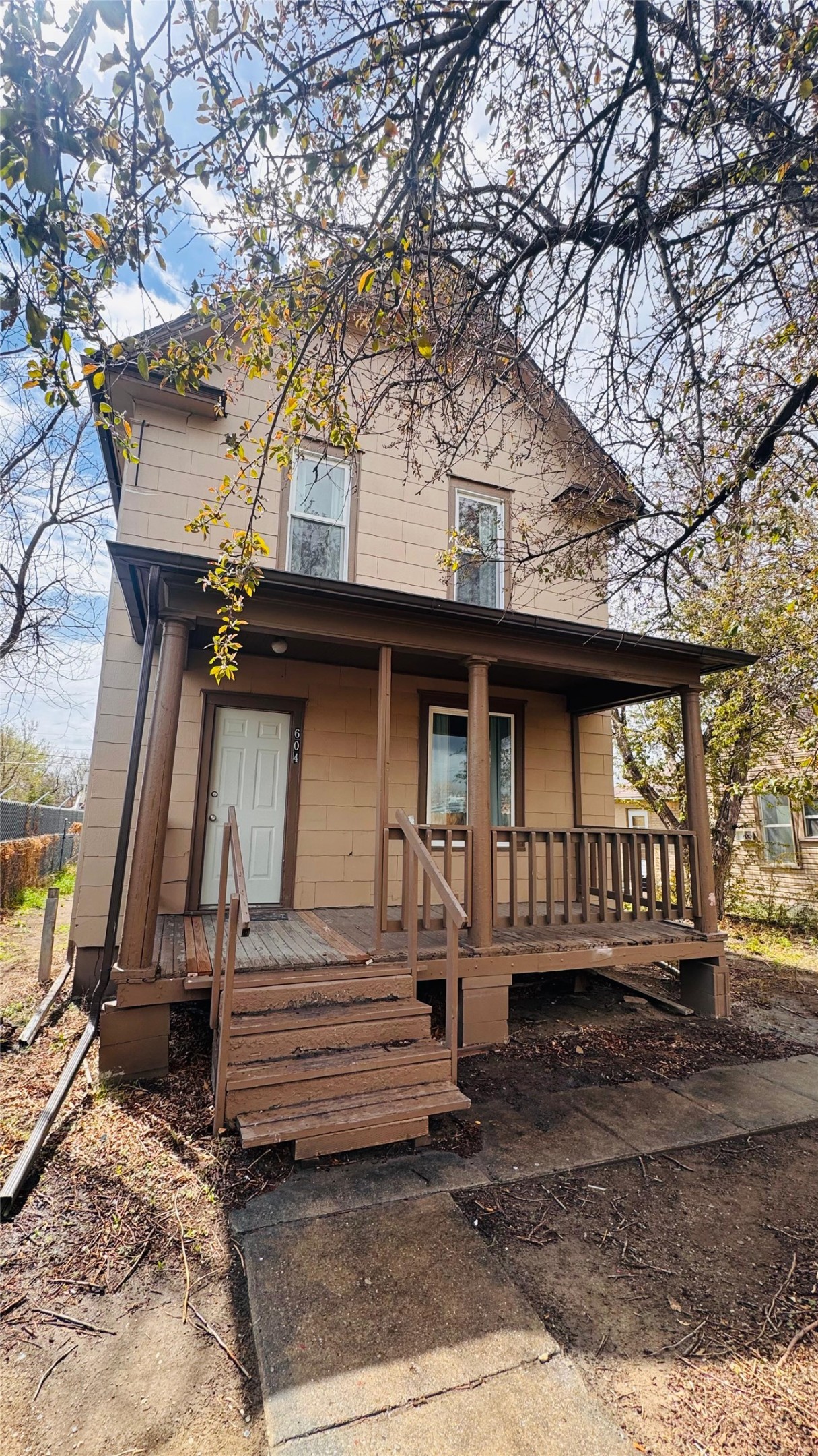 604 2nd Avenue S Property Photo 1