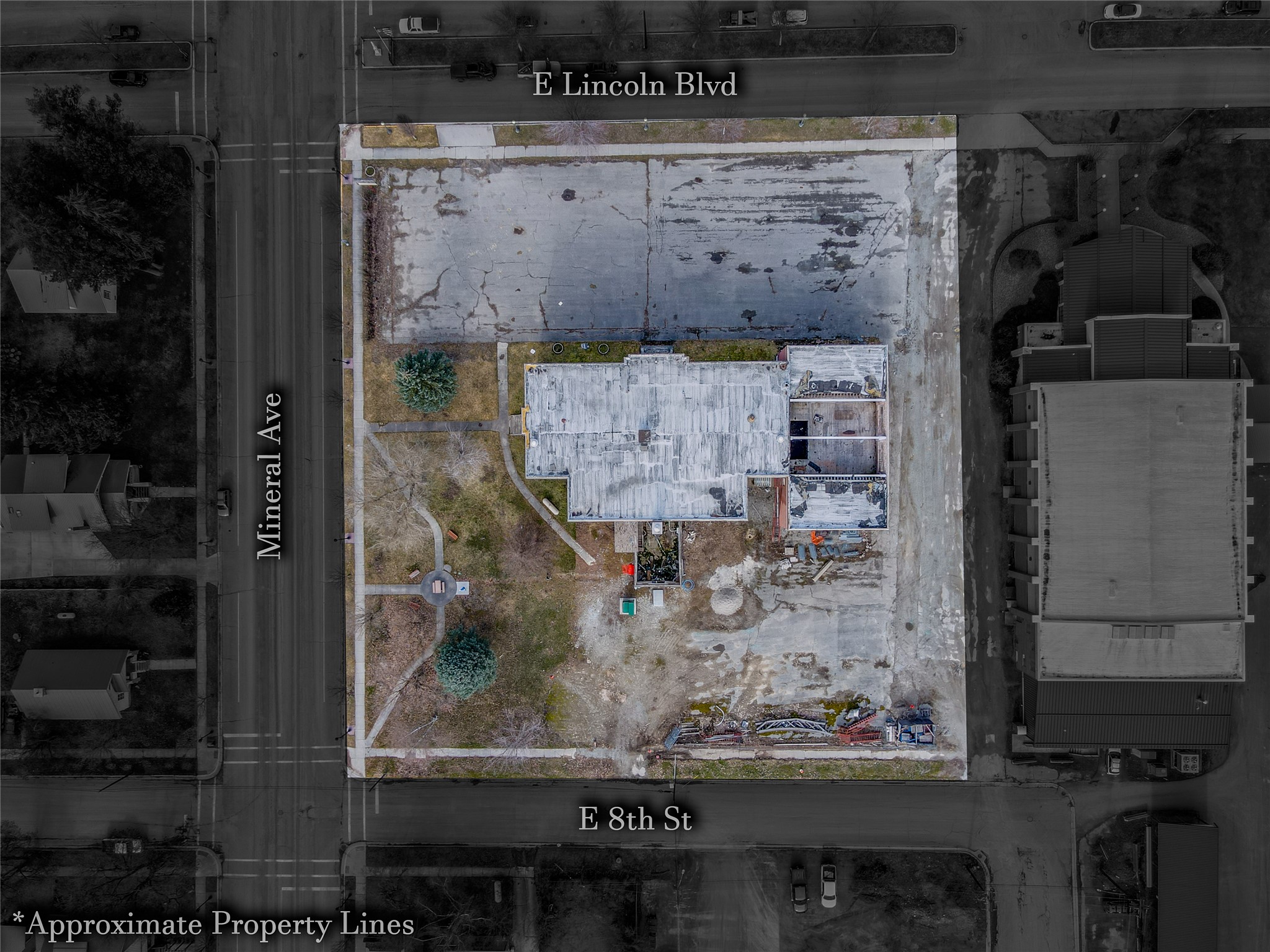 101 E Lincoln Boulevard Property Photo 6