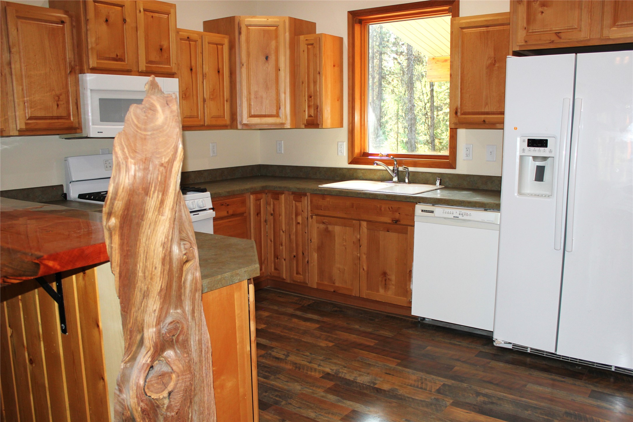 337 Hauser Drive Property Photo 5