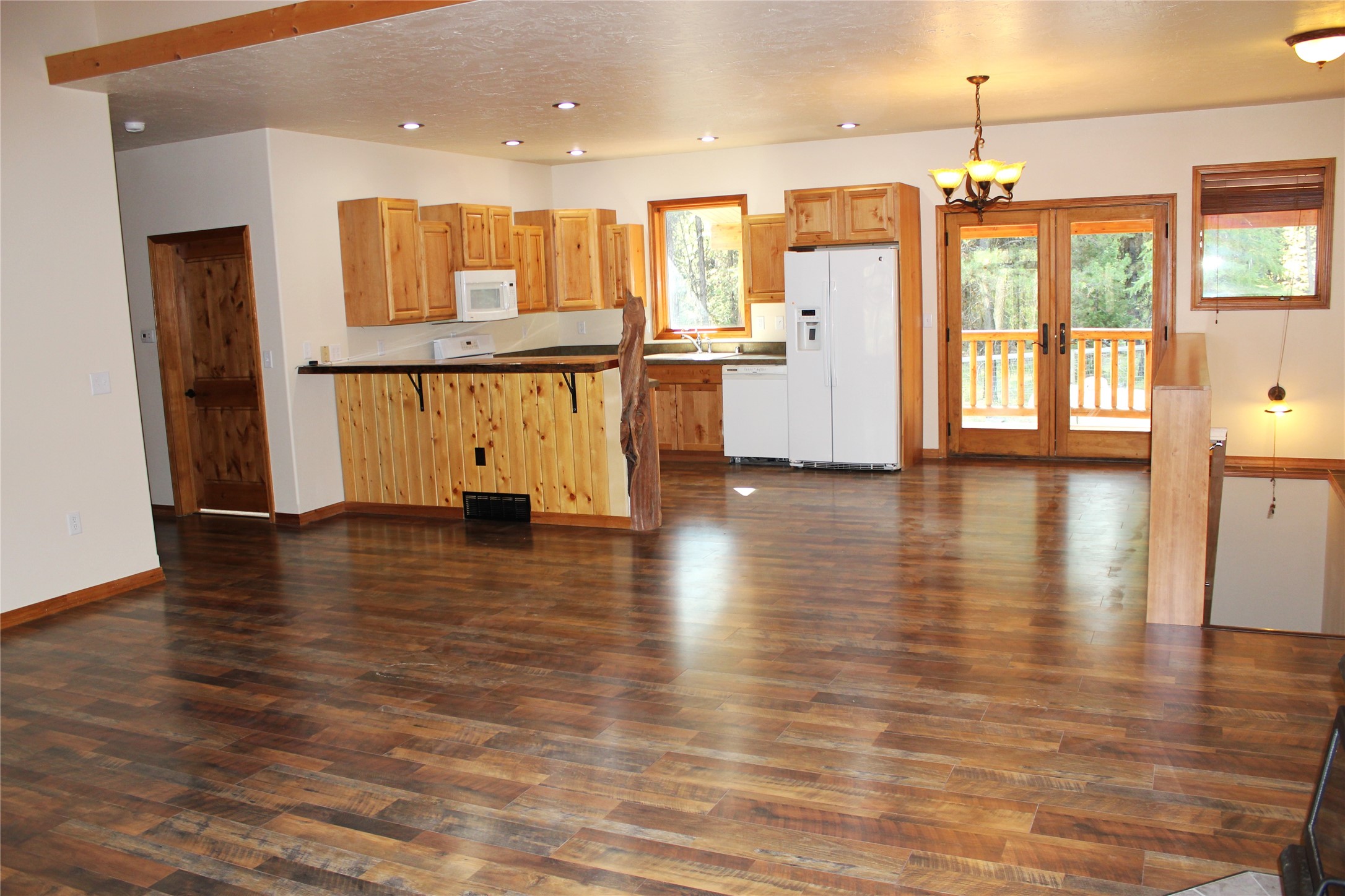 337 Hauser Drive Property Photo 6