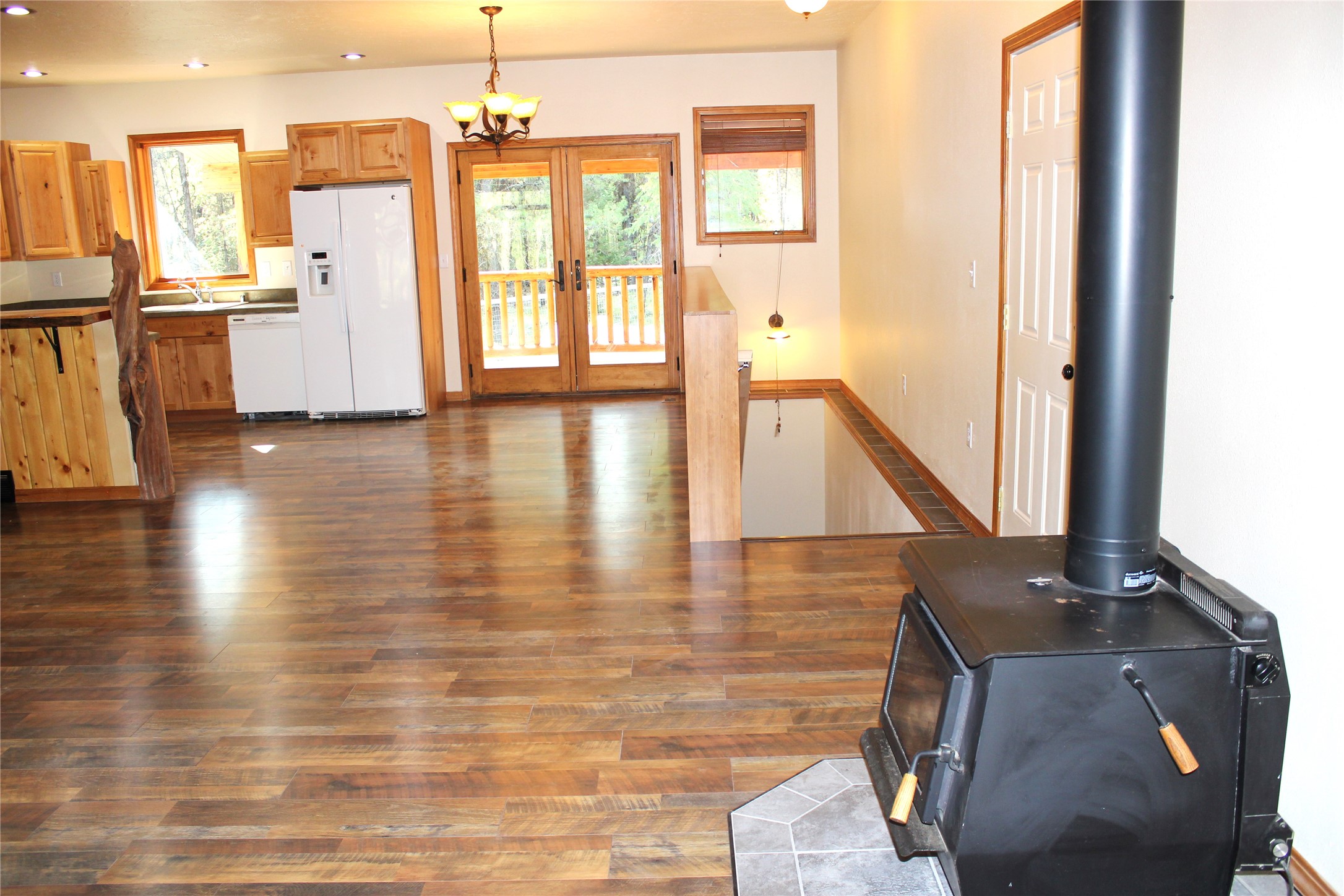 337 Hauser Drive Property Photo 7