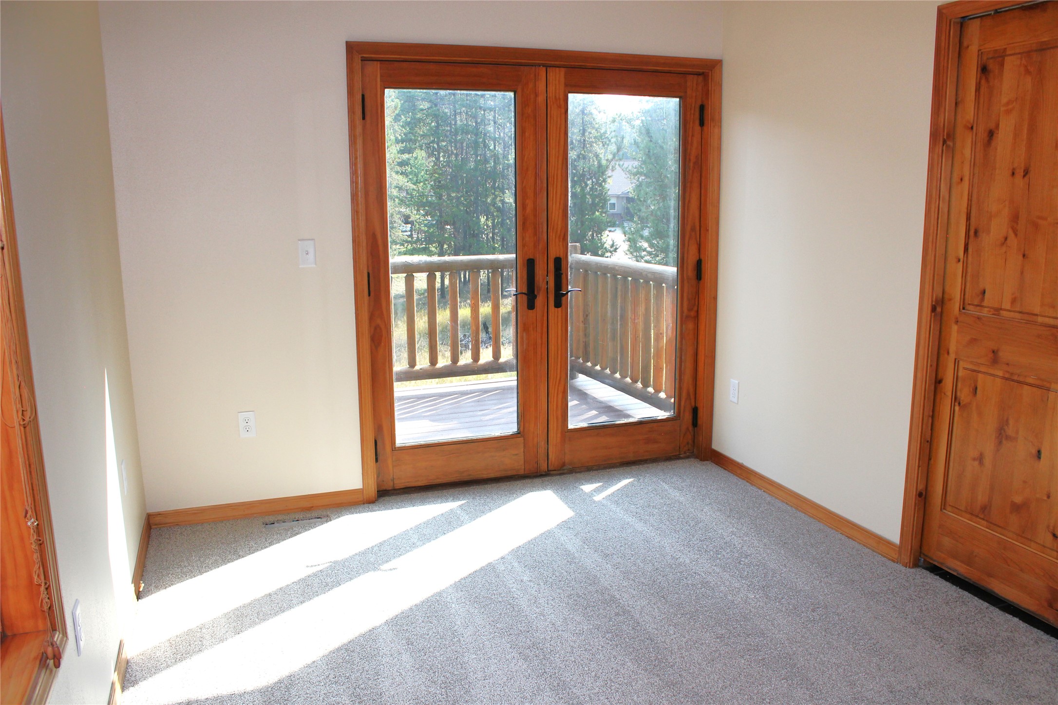 337 Hauser Drive Property Photo 14