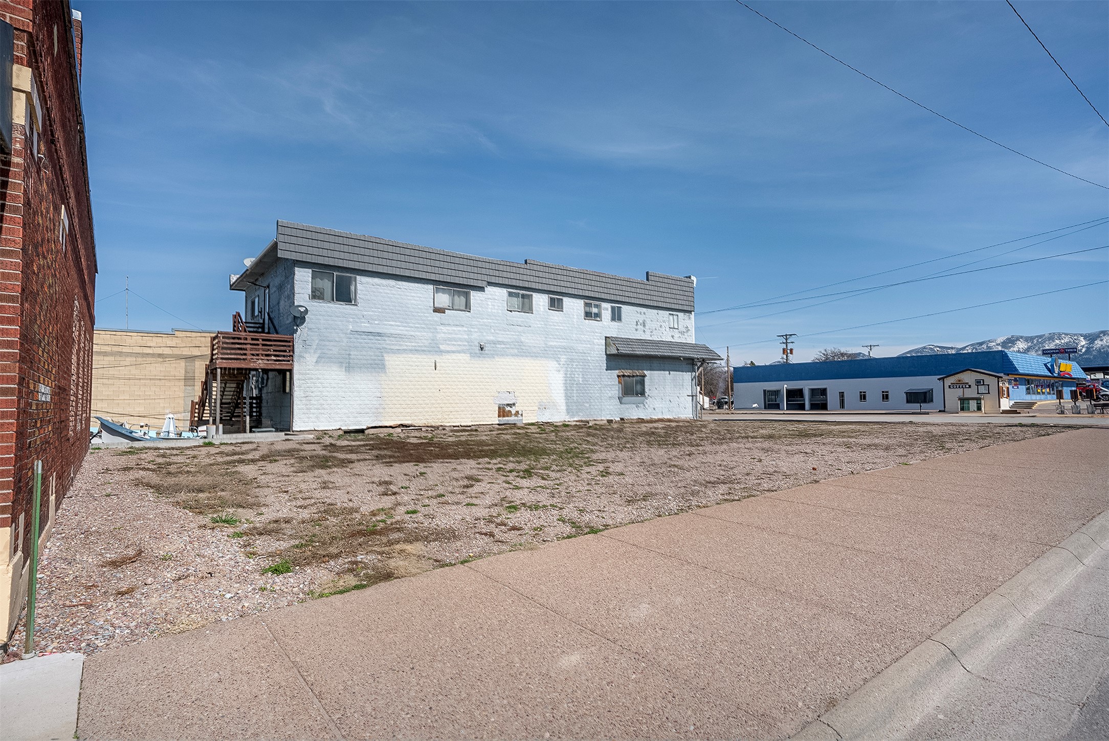 13 2nd Avenue E Property Photo 6