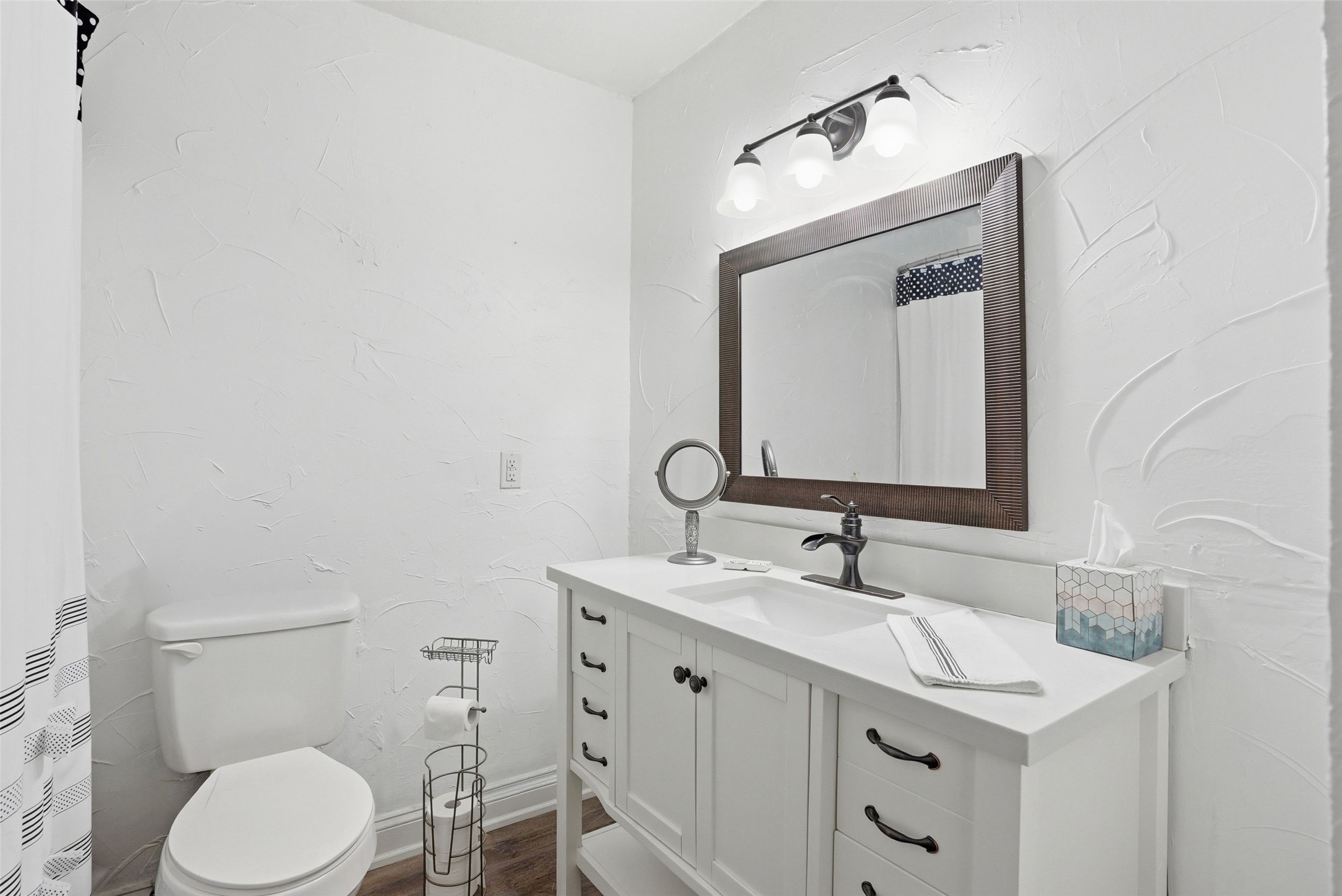 1915 E Broadway Street Property Photo 26