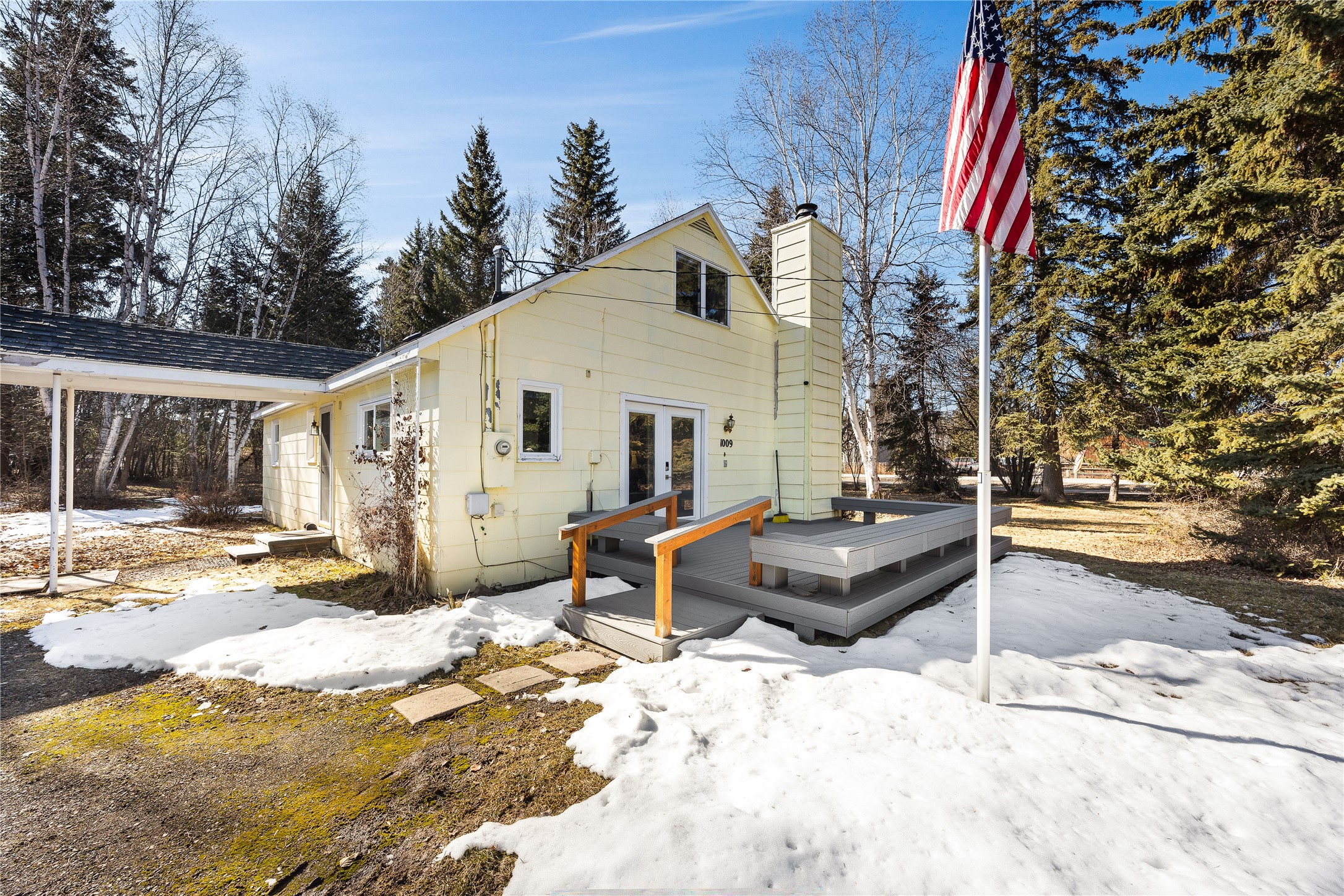 1009 3rd Avenue E Property Photo 4