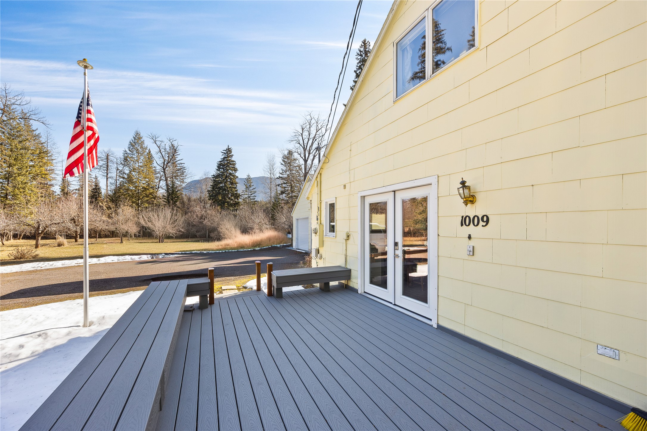1009 3rd Avenue E Property Photo 5