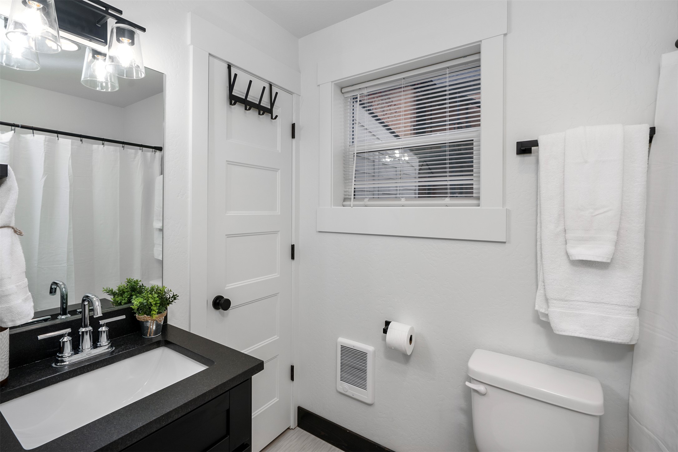 519 1st Avenue E Property Photo 27