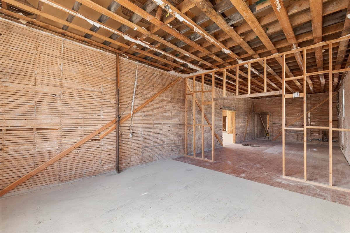 240 & 242 Central Avenue Property Photo 18