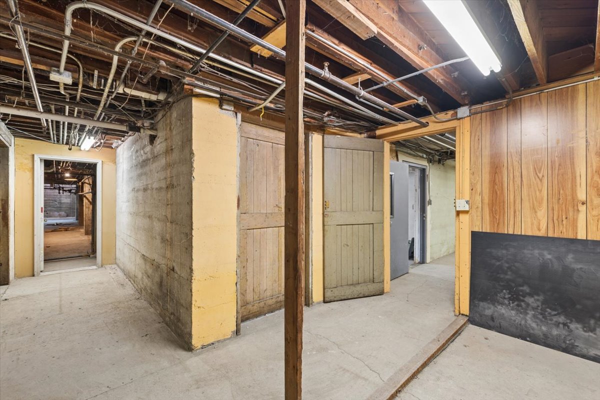 240 & 242 Central Avenue Property Photo 30