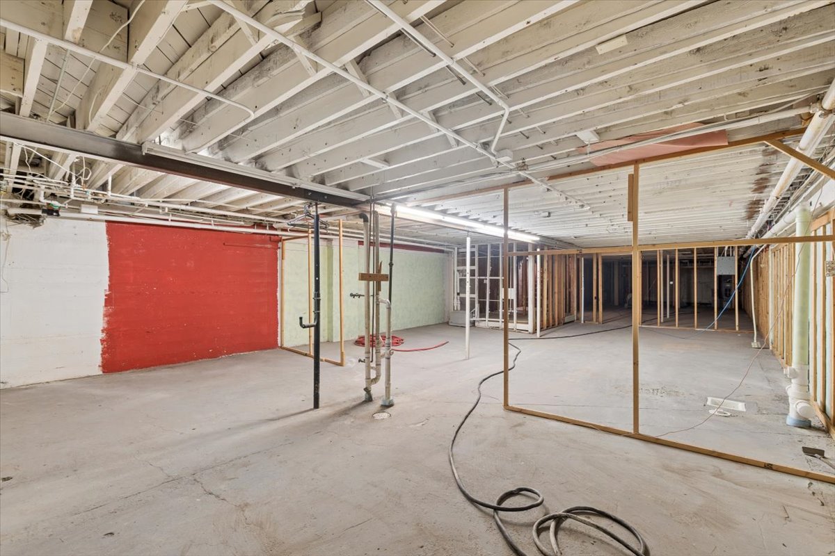 240 & 242 Central Avenue Property Photo 32