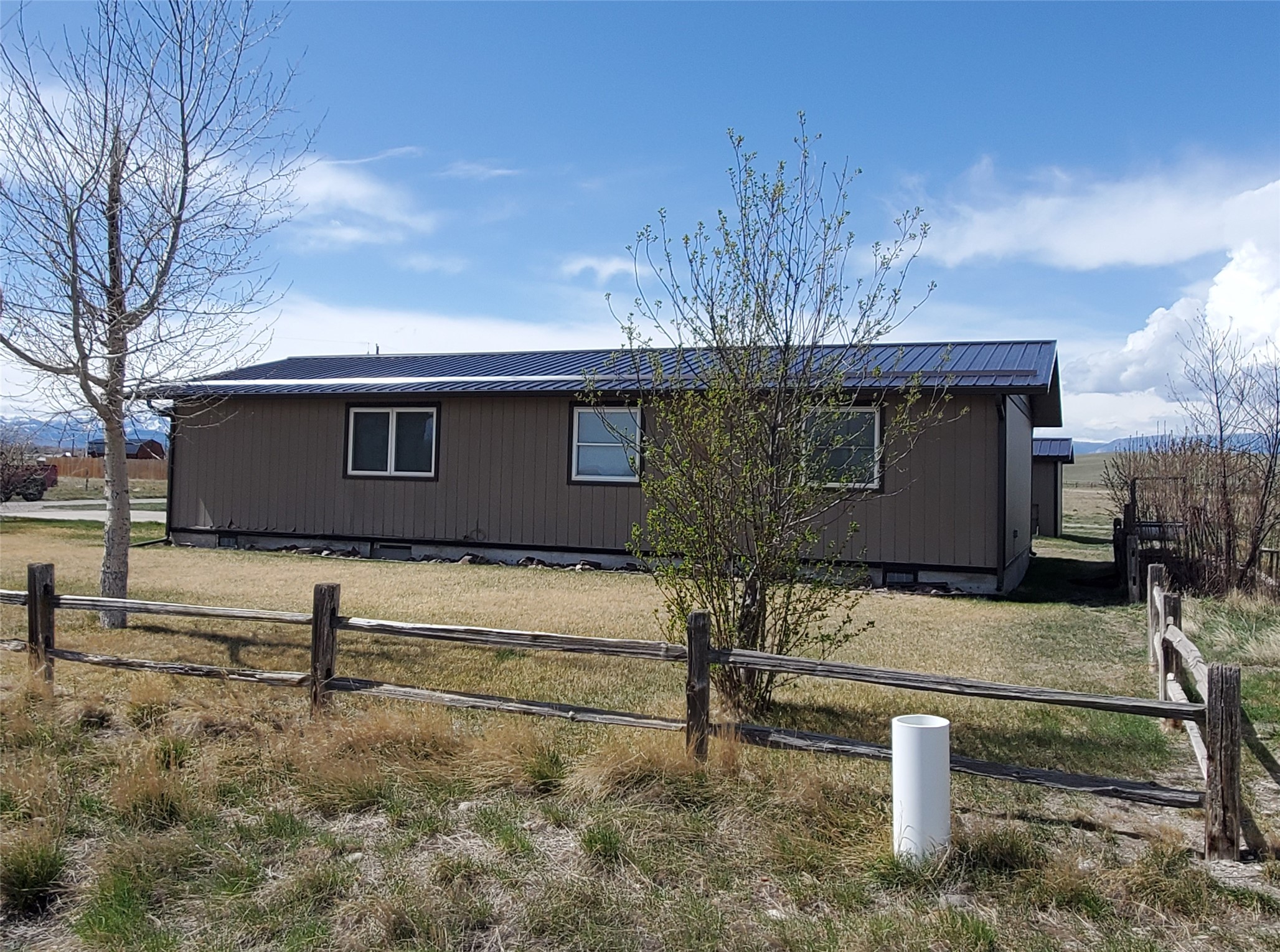 2200 Gilman Main Street Property Photo 3