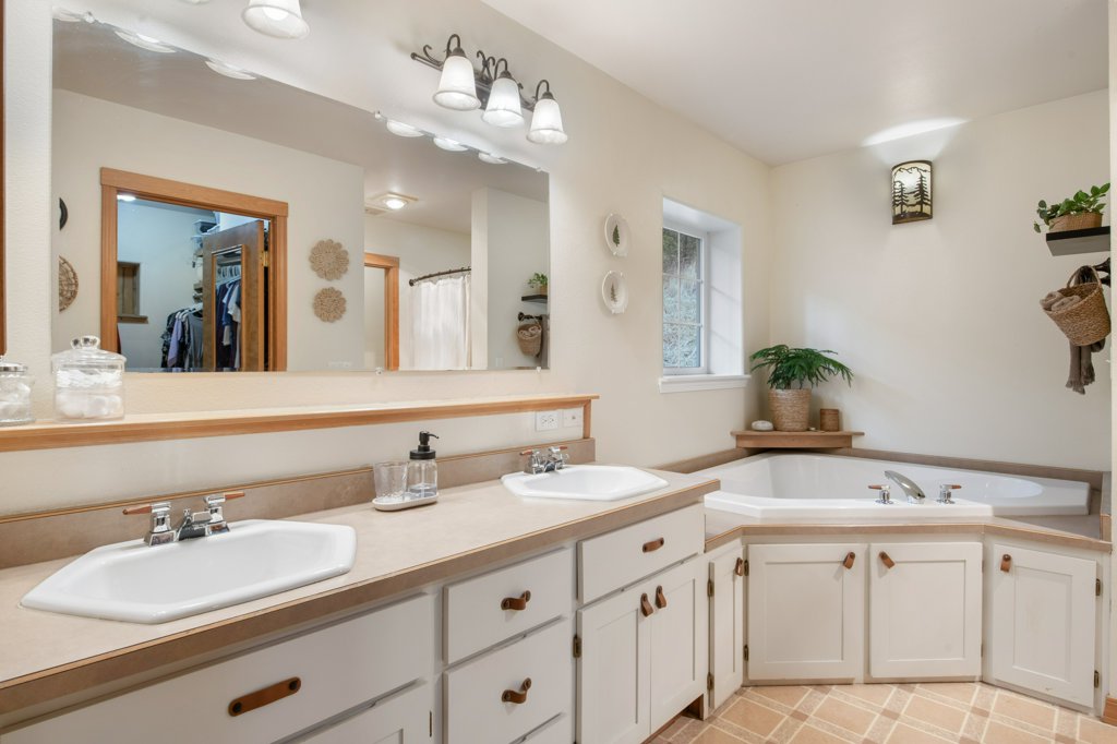 14300 Cambridge Road Property Photo 19