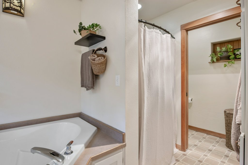 14300 Cambridge Road Property Photo 20