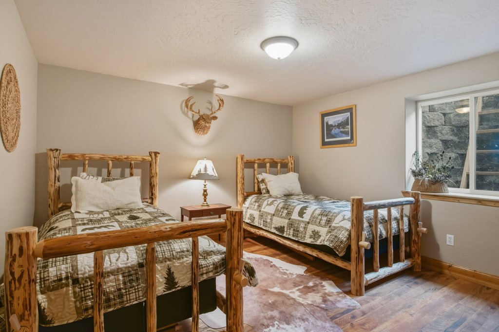 14300 Cambridge Road Property Photo 38