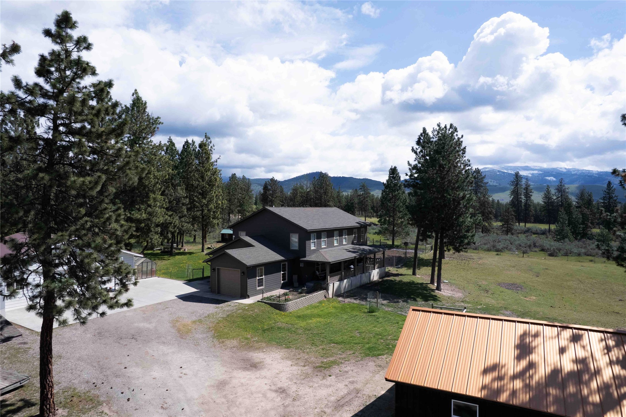 22 Pine Meadow Lane Property Photo 4