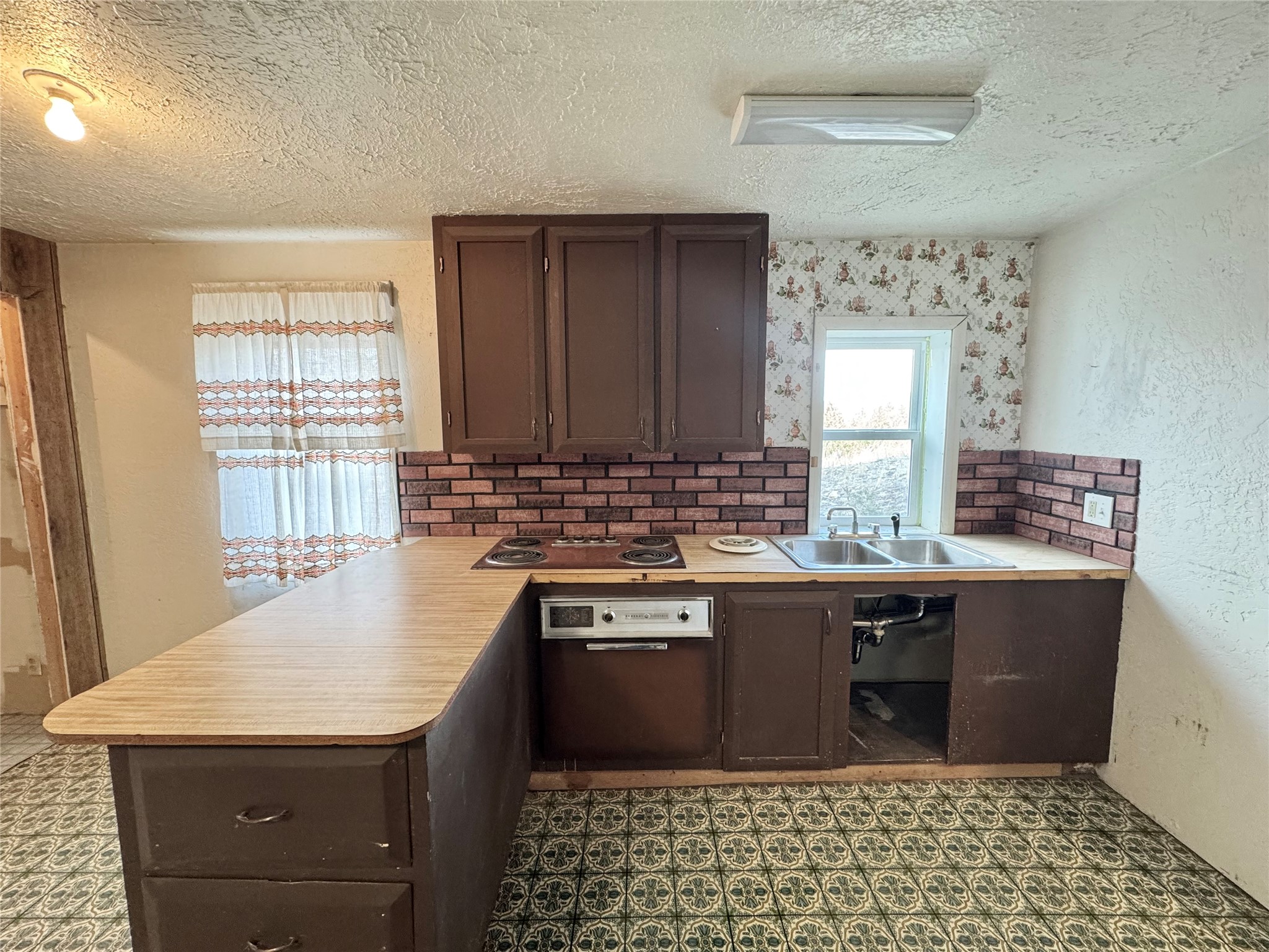 5055 Hidden Valley Drive Property Photo 28