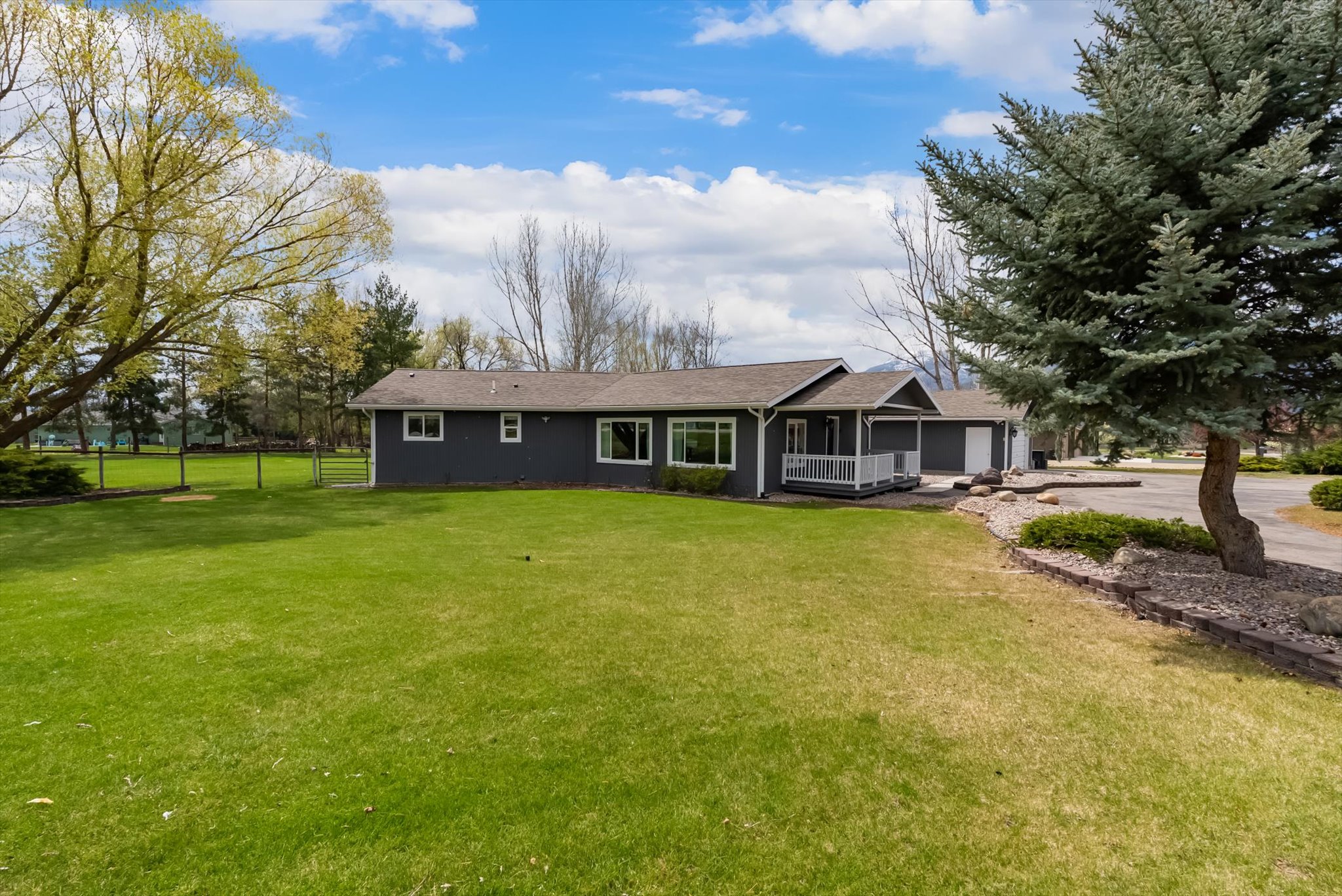 156 Apple Valley Way Property Photo 5