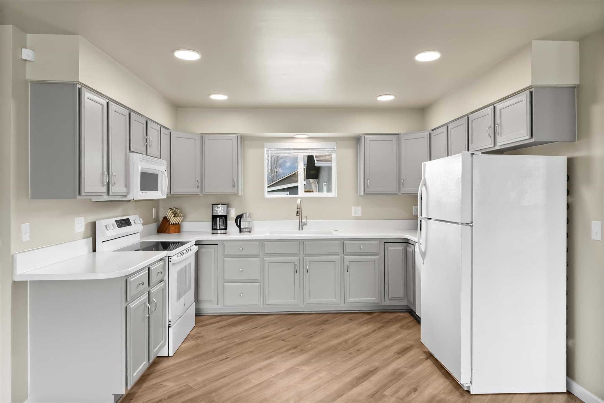 156 Apple Valley Way Property Photo 8