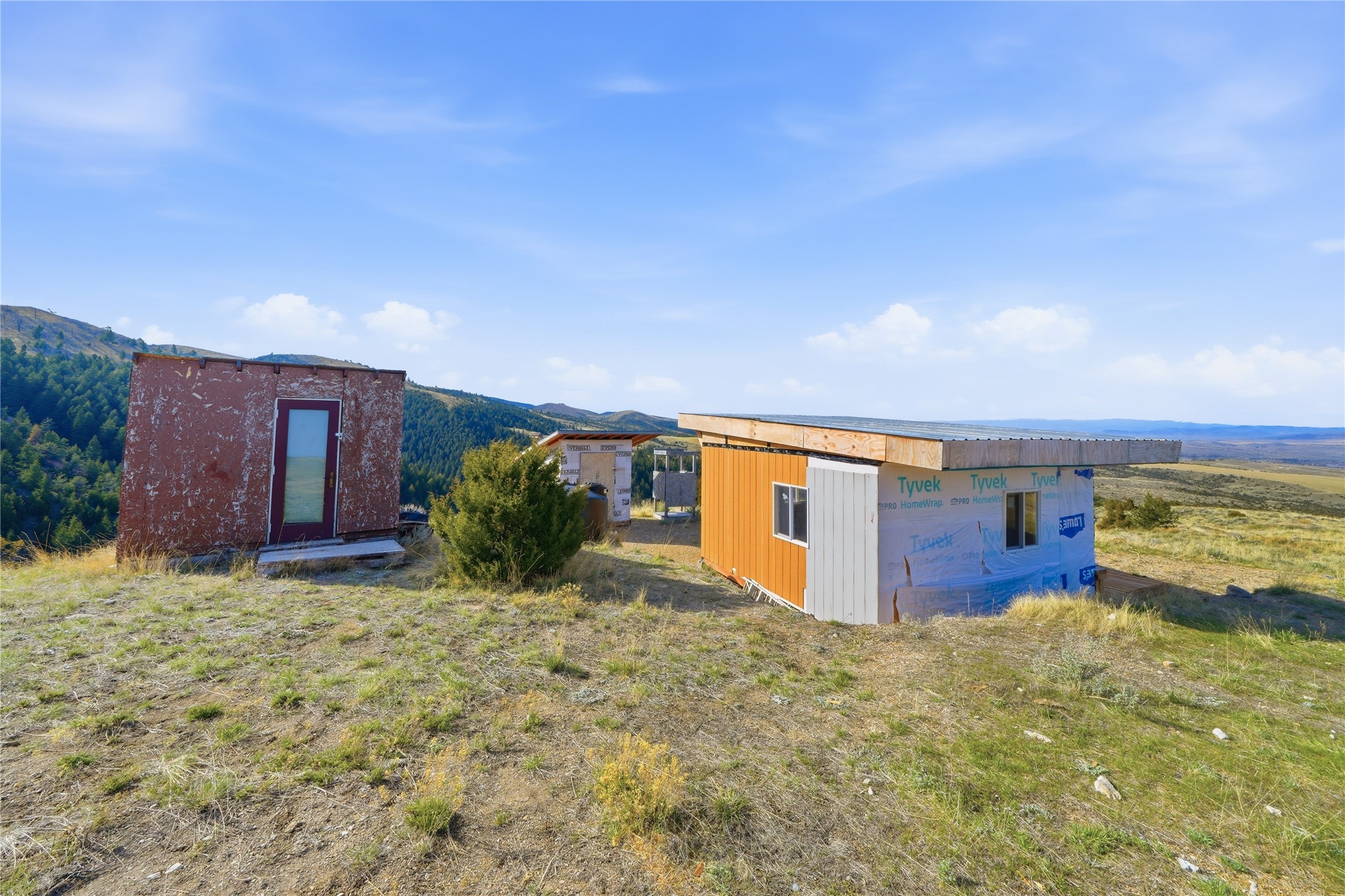112 Lone Wolf Trail Property Photo 4