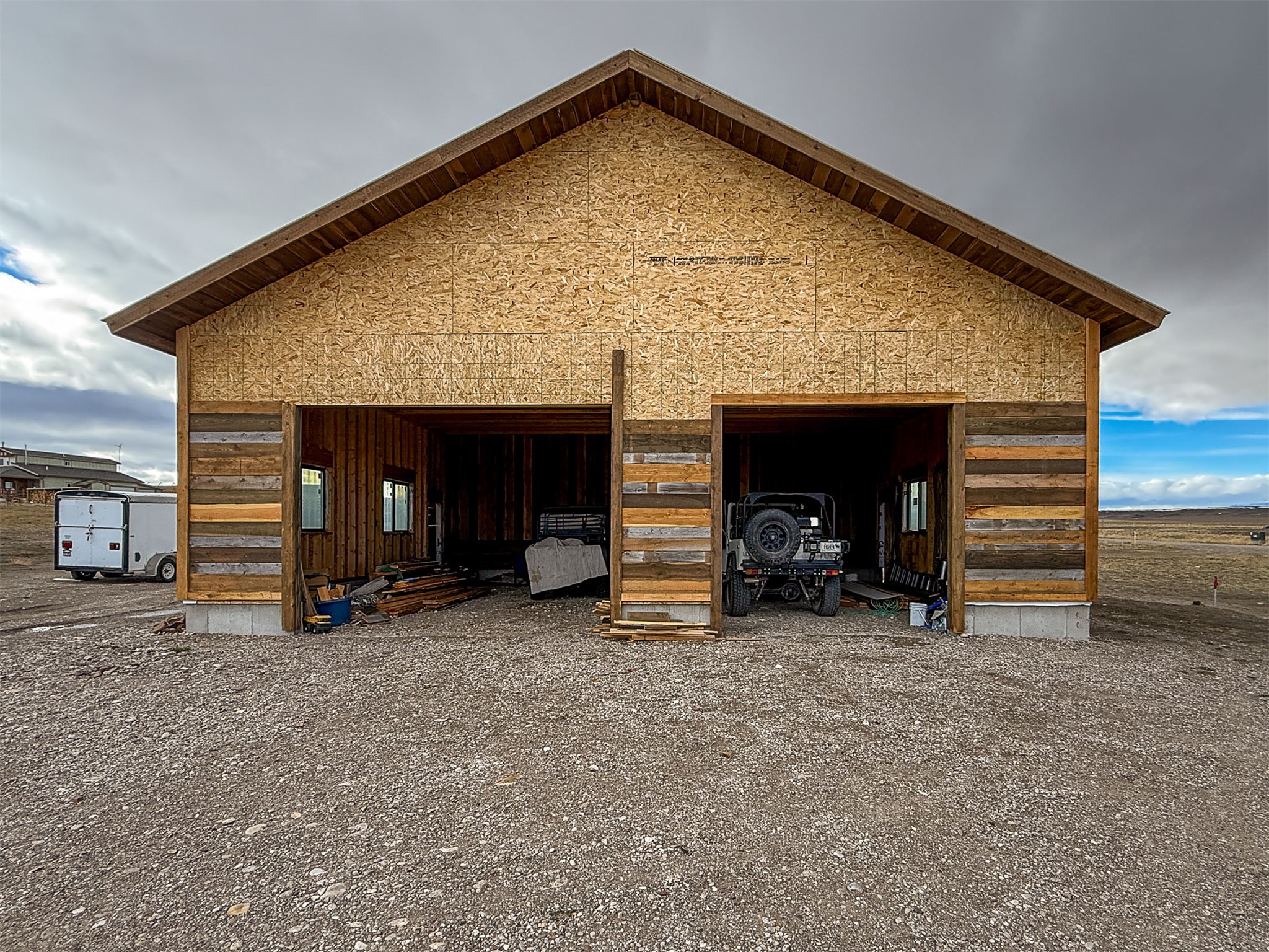 1371 Whoop Up Trail Property Photo 4