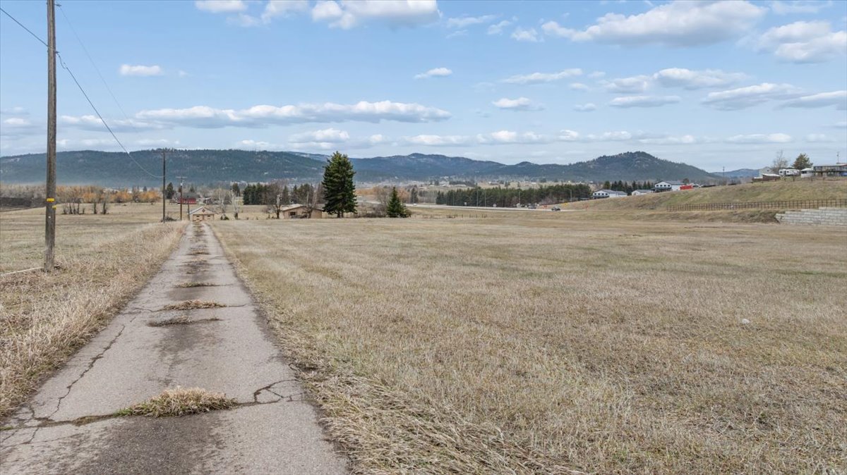252 Three Mile Drive Property Photo 13