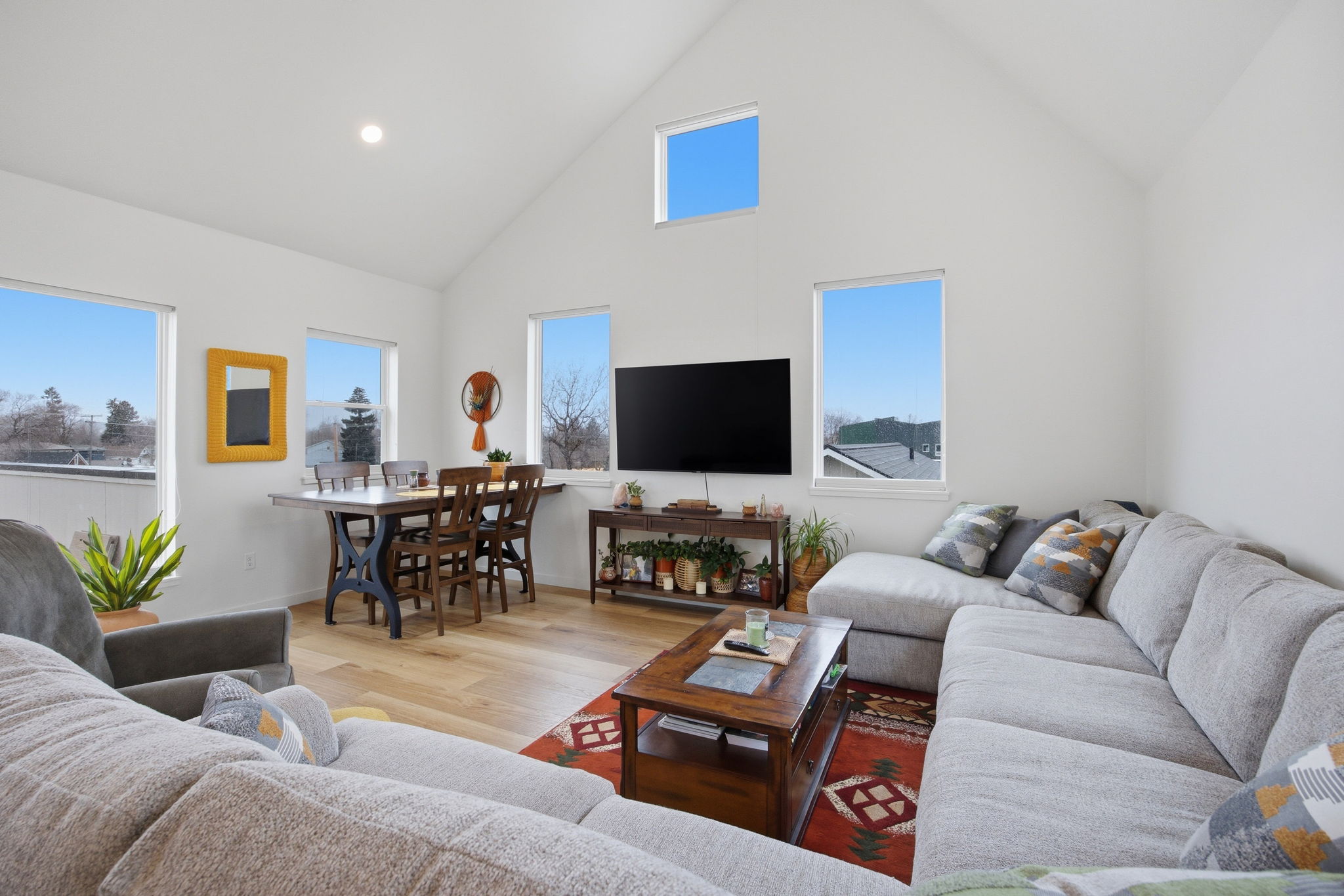 808 + 812 Ash Street Property Photo 15