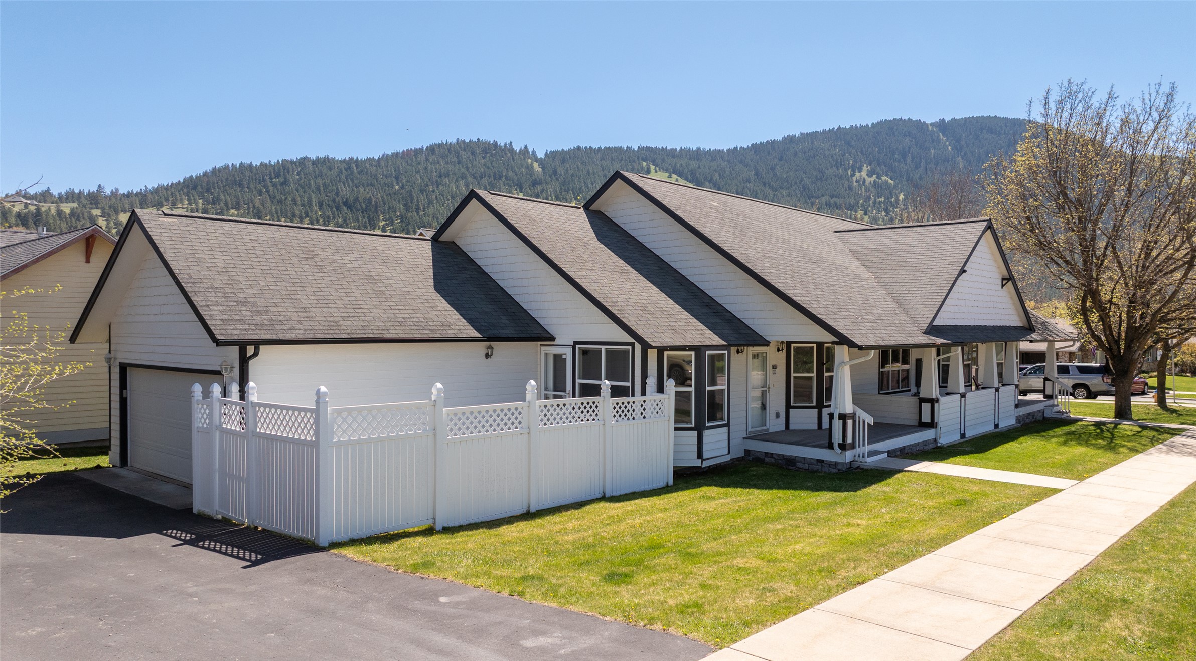 1302 Lily Court A Property Photo 1