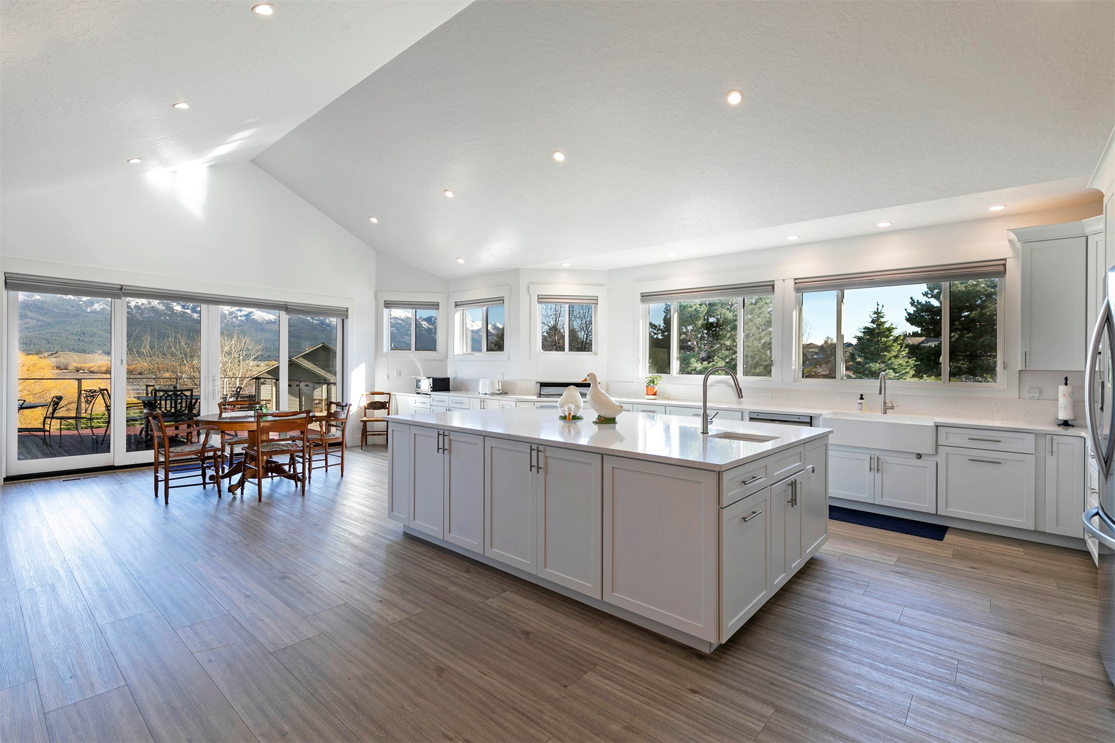 113 Mission Bay Drive Property Photo 22
