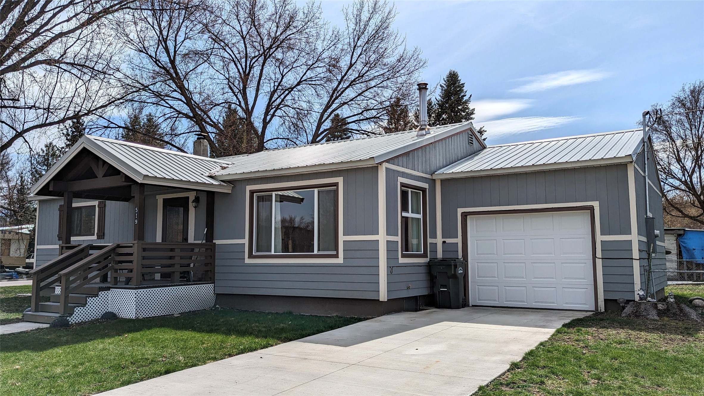 519 E 4th Street Property Photo 1