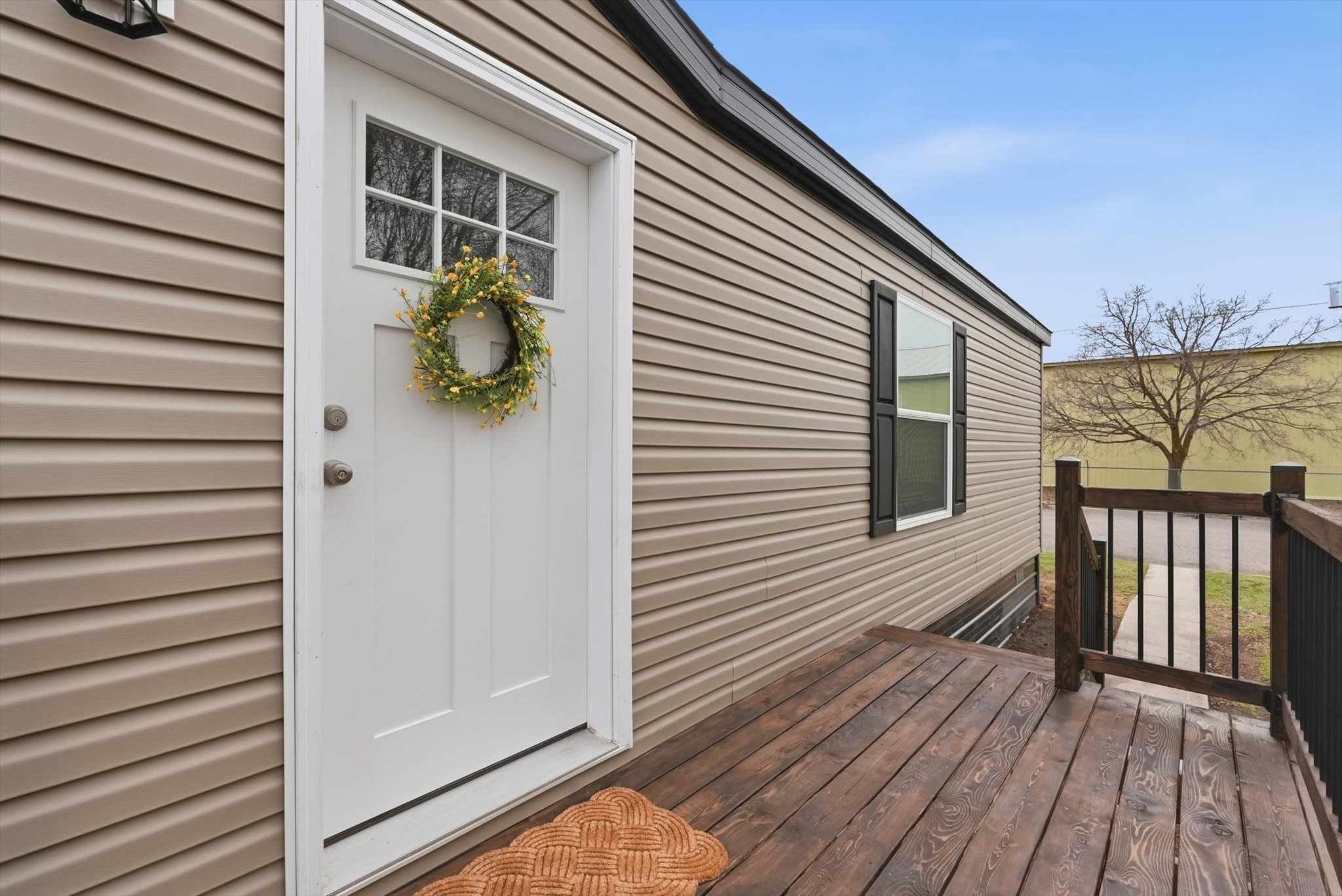 2010 W Kent Avenue Property Photo 6