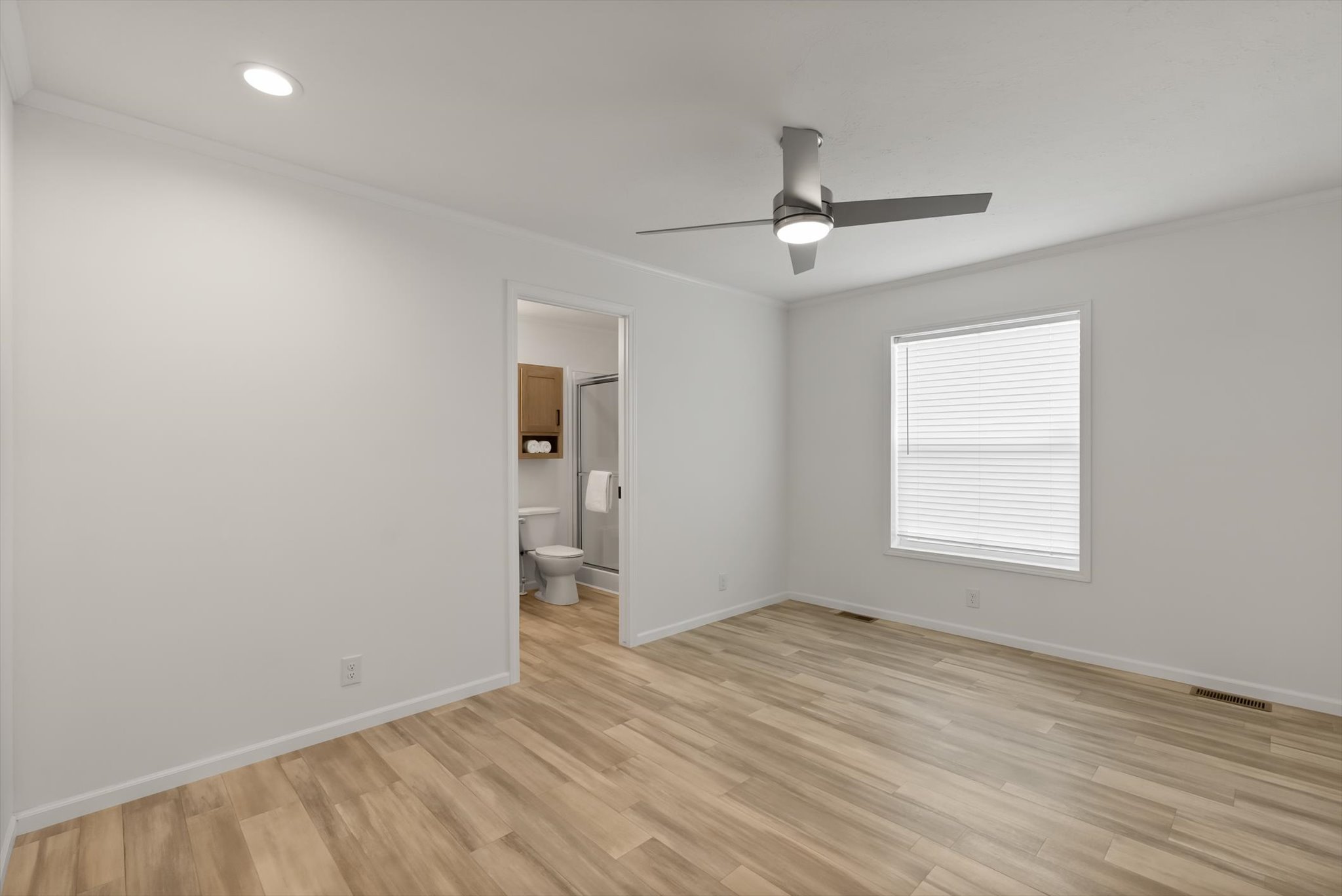2010 W Kent Avenue Property Photo 13