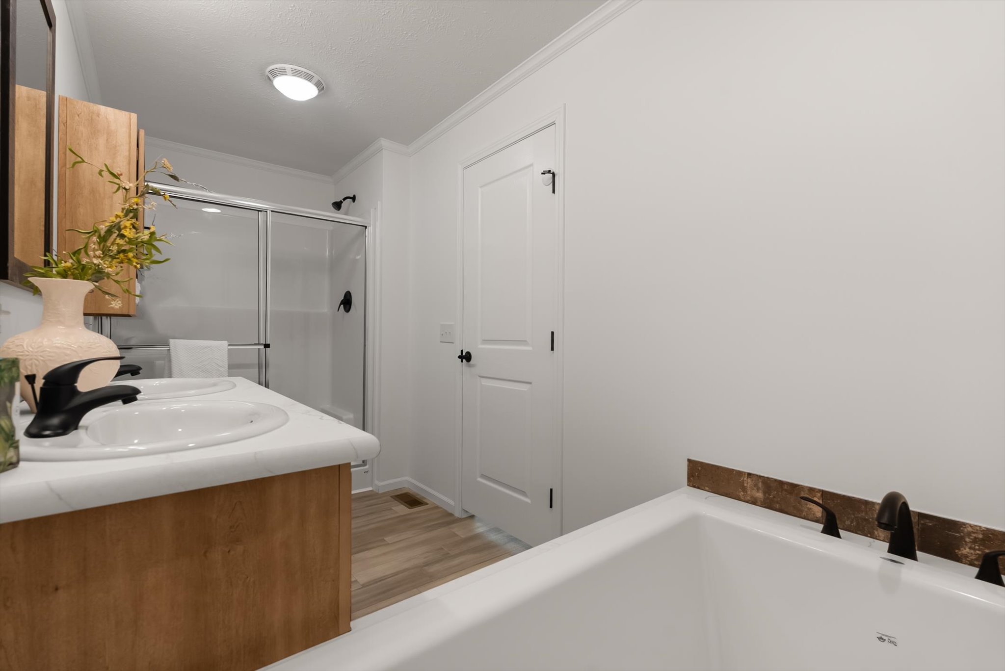 2010 W Kent Avenue Property Photo 17