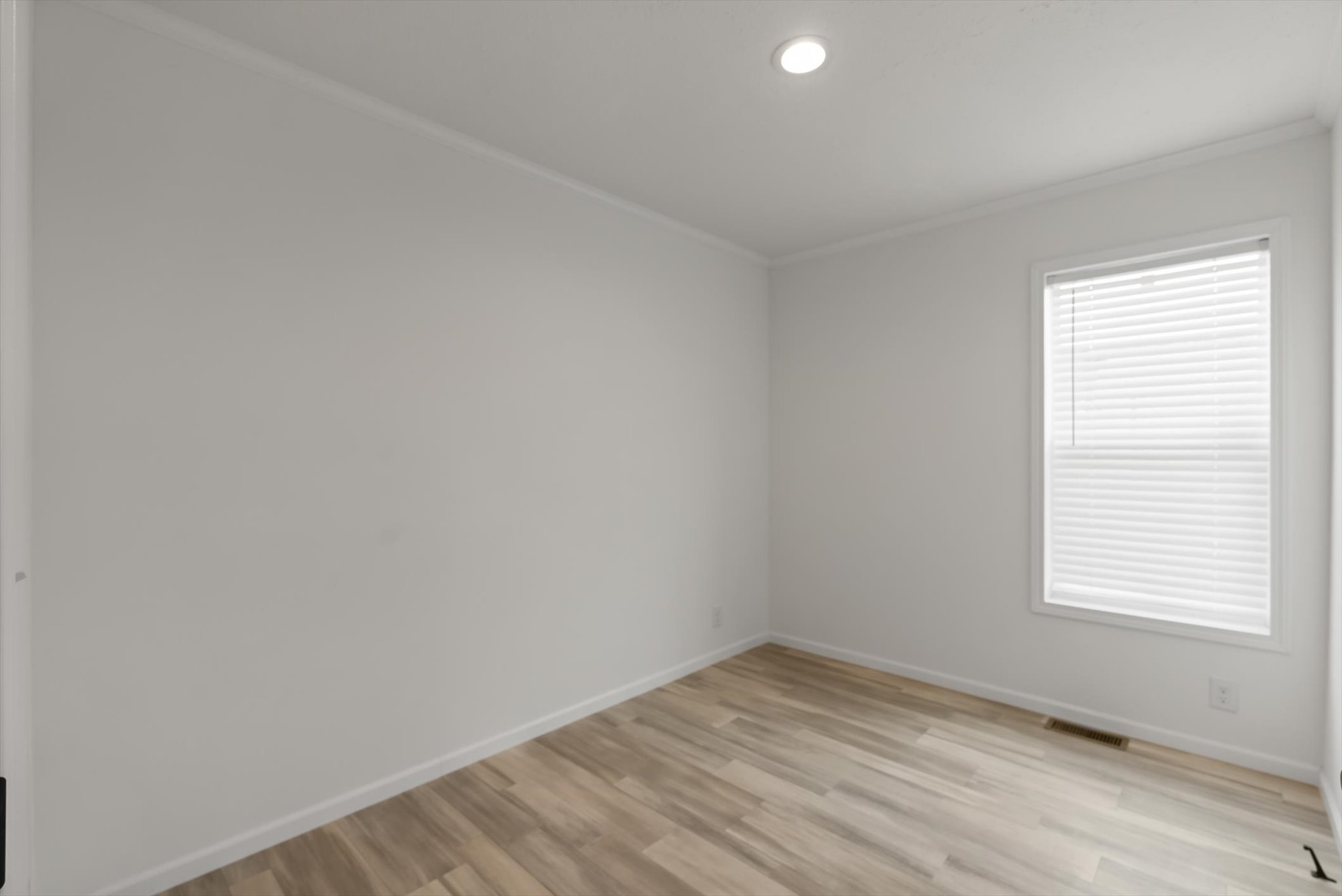 2010 W Kent Avenue Property Photo 21