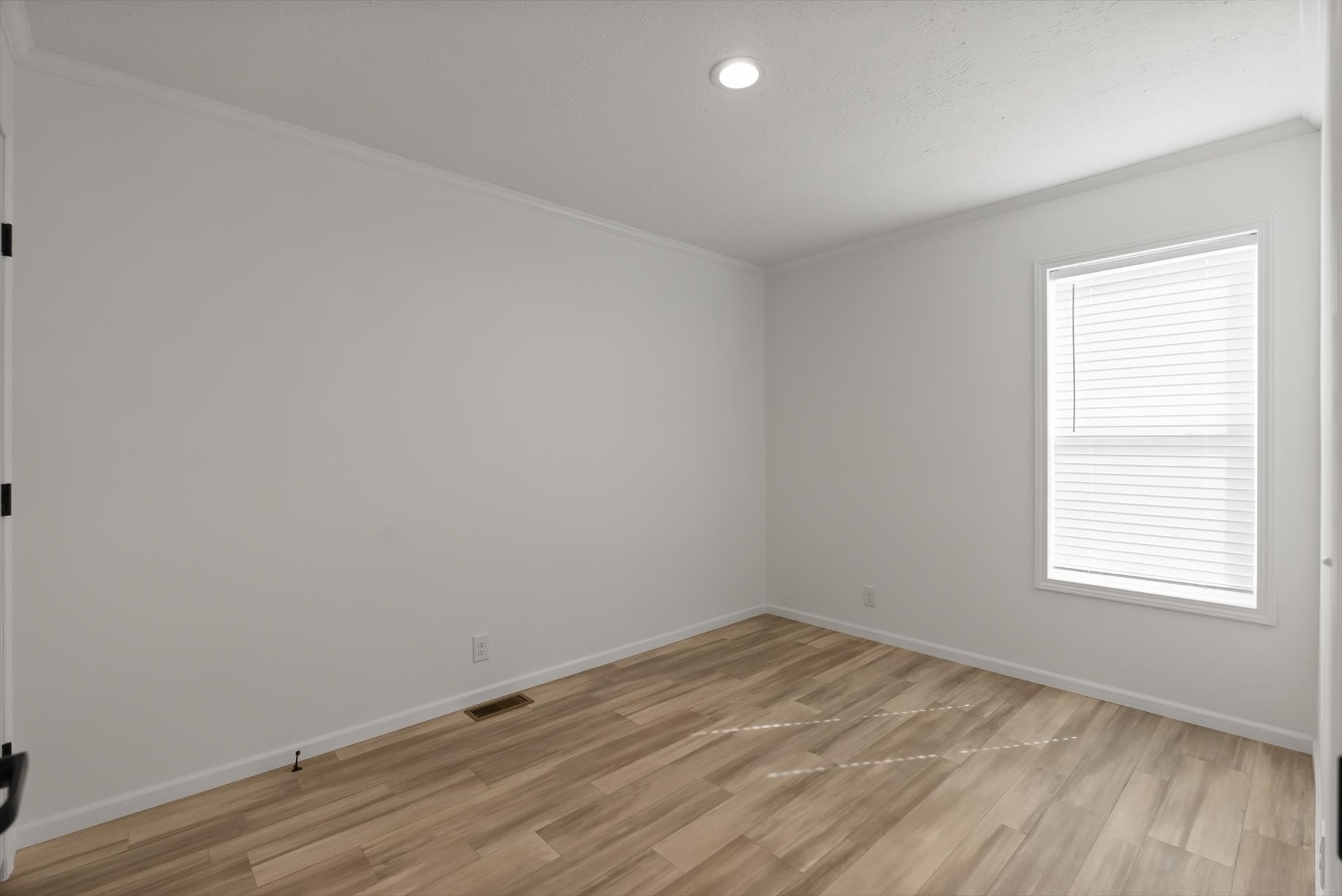 2010 W Kent Avenue Property Photo 23