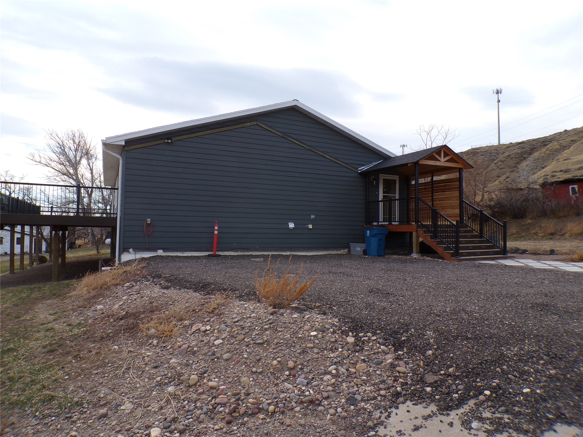 1610 Maple Drive Property Photo 2