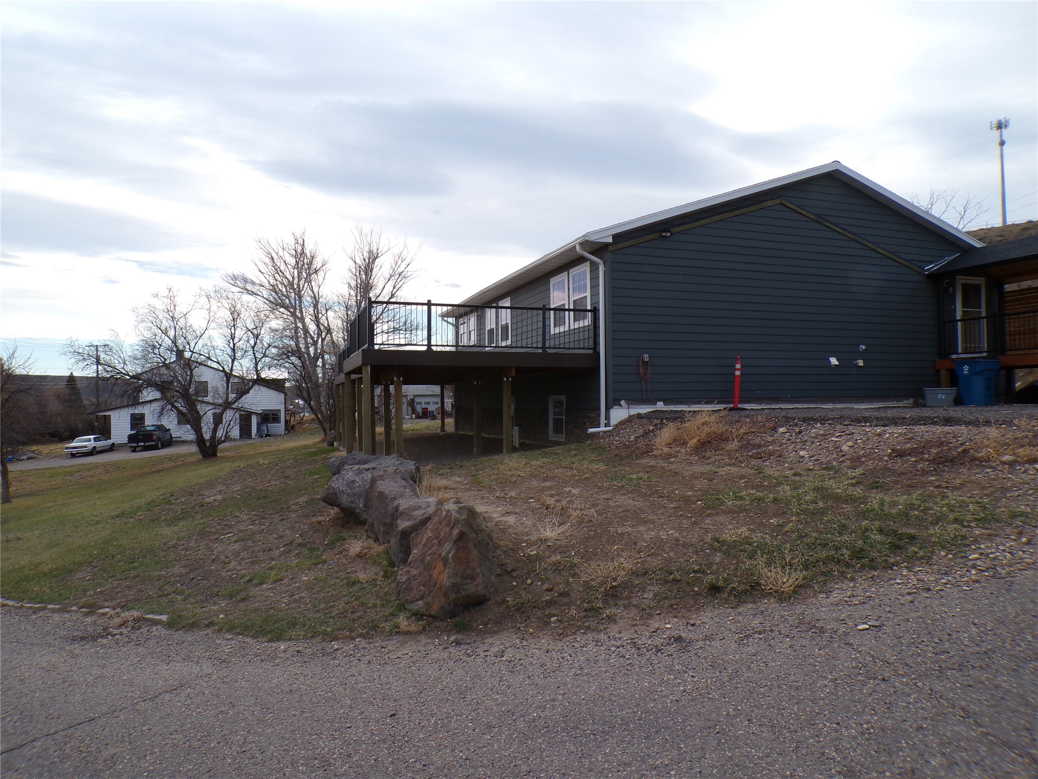 1610 Maple Drive Property Photo 3