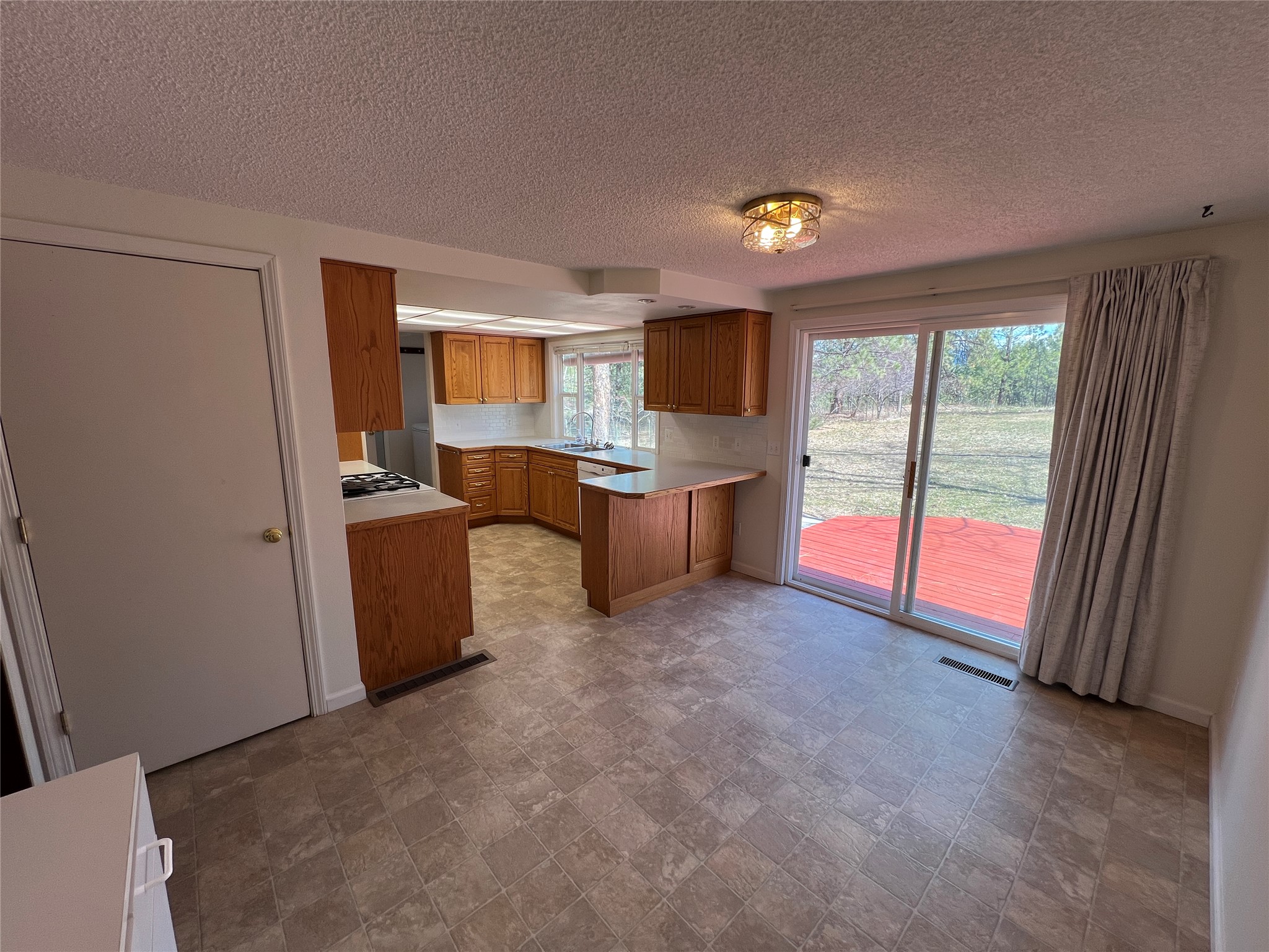 577 El Capitan Loop Property Photo 9