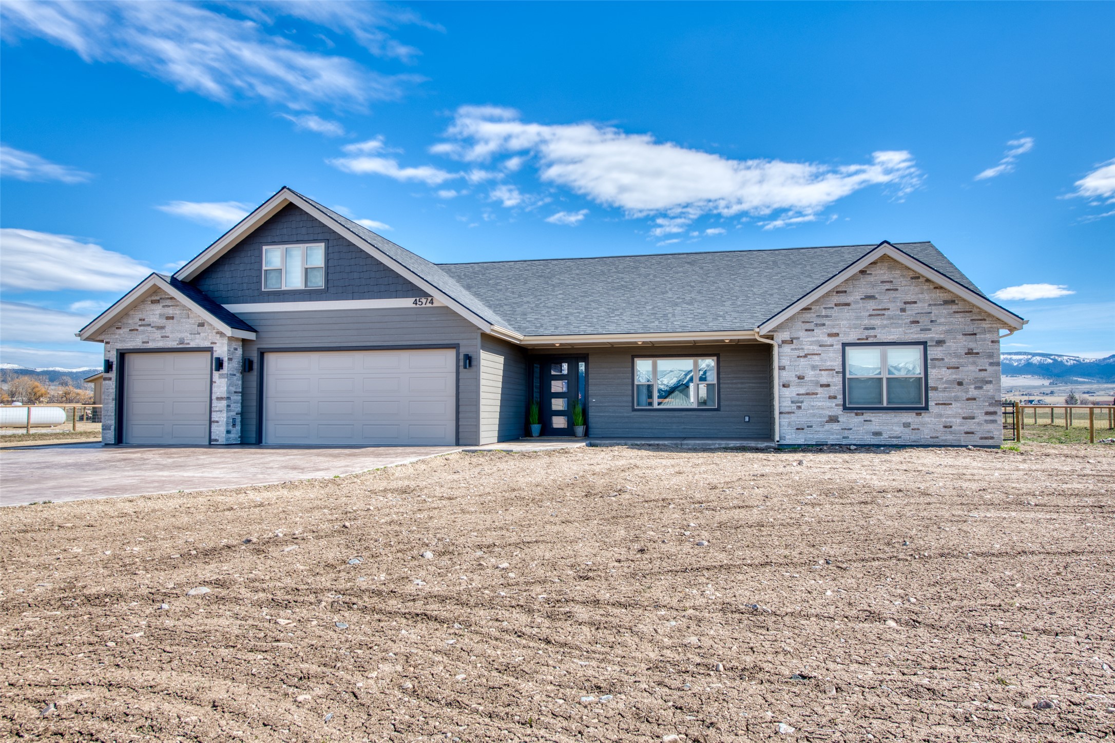 4574 Broken Spoke Road Property Photo 1