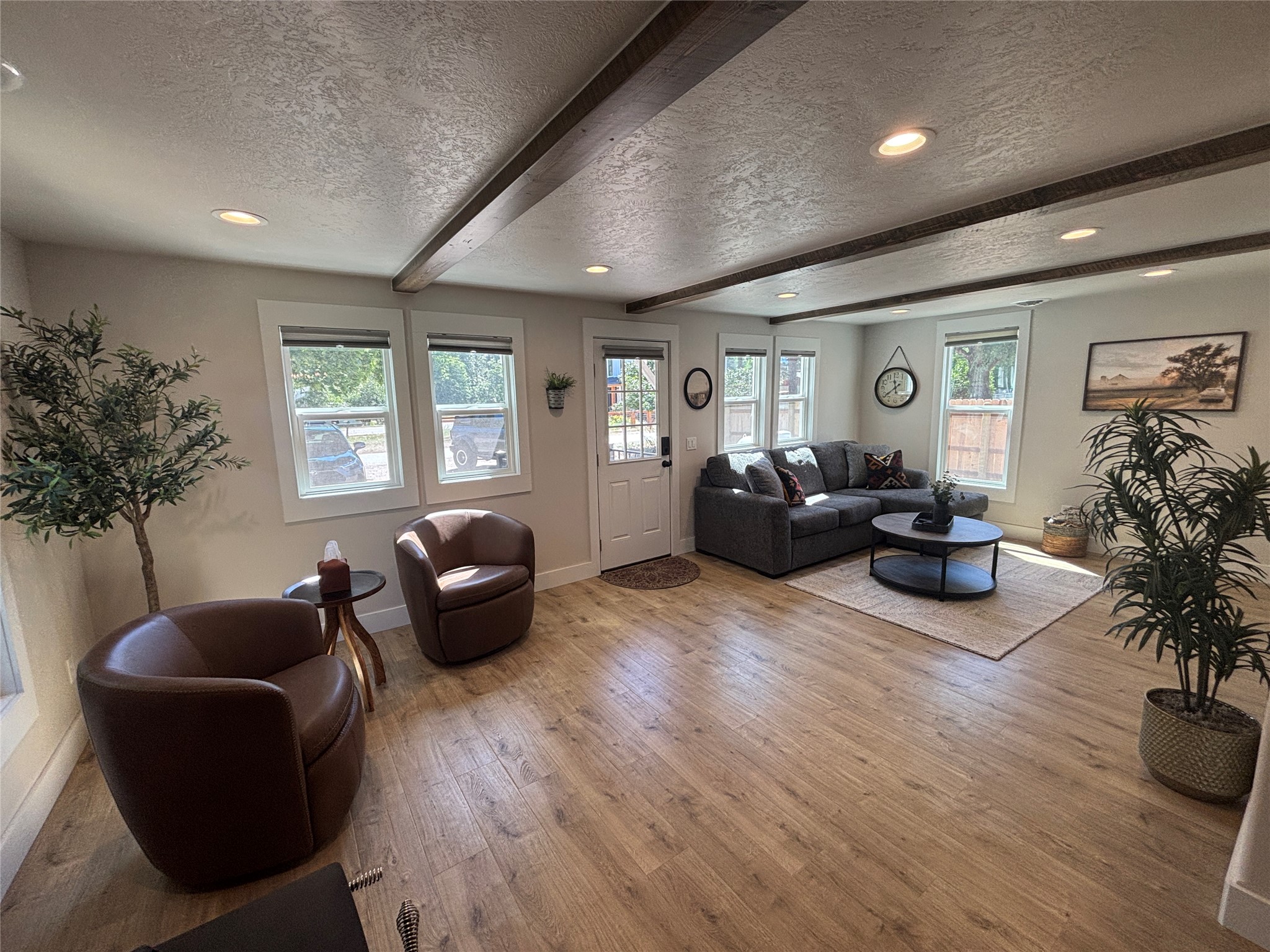 205 Water Way Property Photo 6