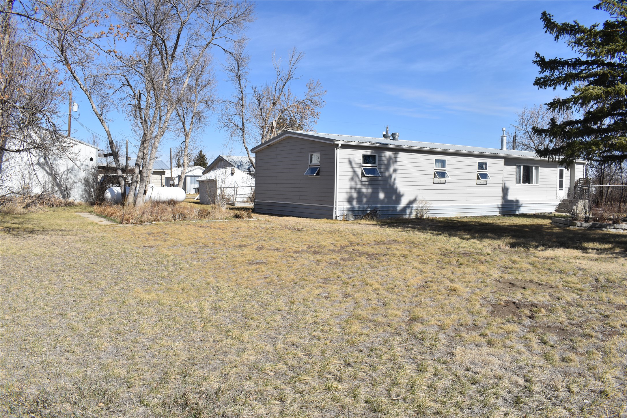 208 2nd Avenue Sw Property Photo 2