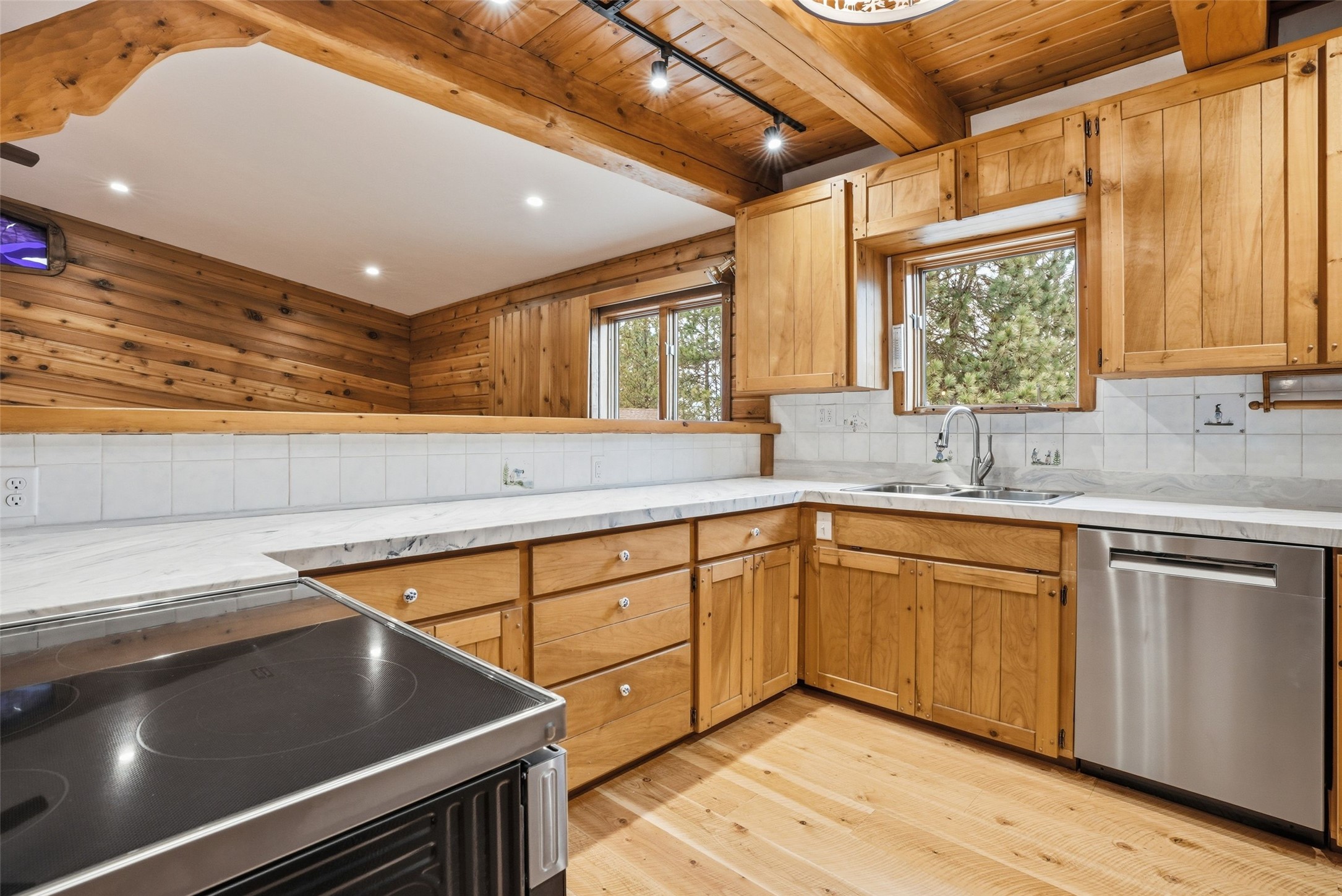 5394 Meadowlark Lane Property Photo 7