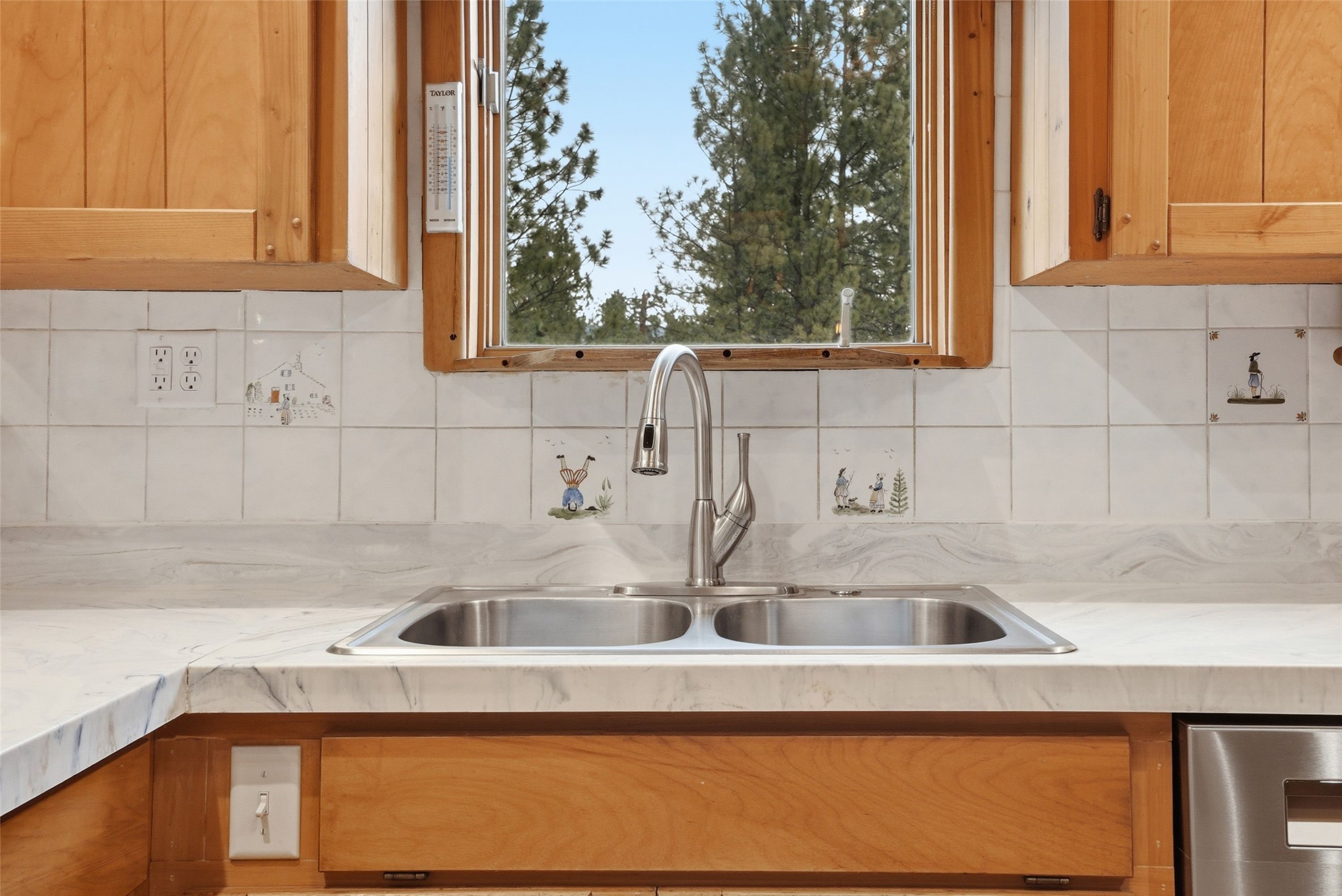 5394 Meadowlark Lane Property Photo 8