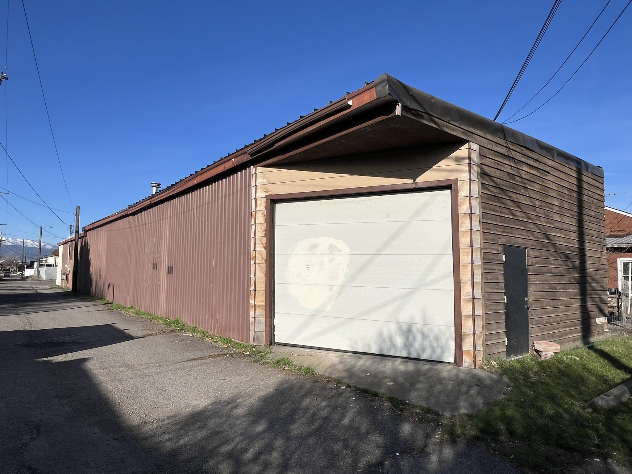 320 Lawrence Street Property Photo 2