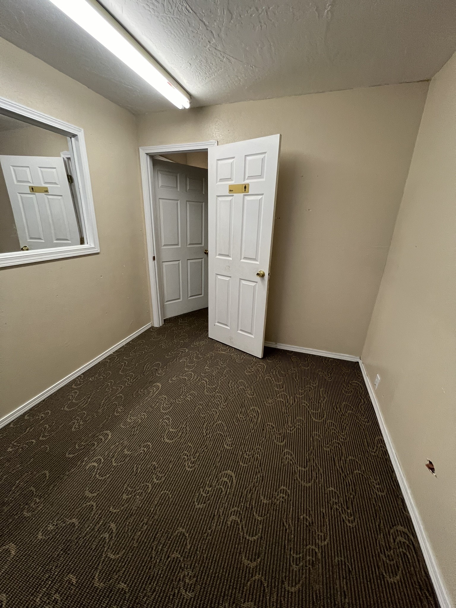 320 Lawrence Street Property Photo 6