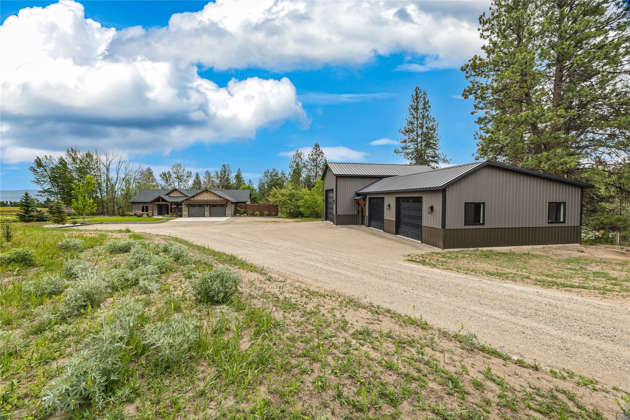 693 Cottonwood Road Property Photo 2