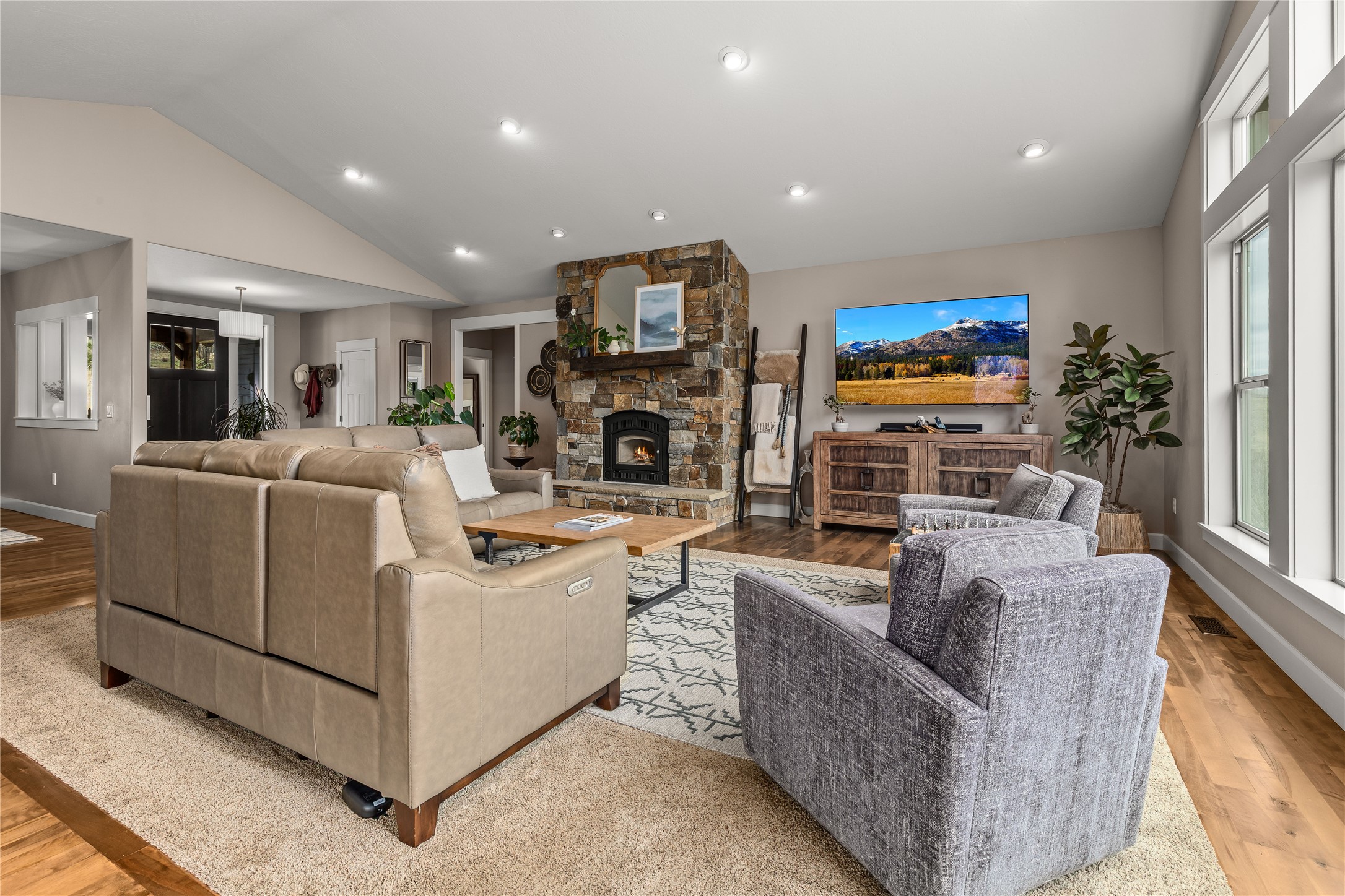 693 Cottonwood Road Property Photo 16