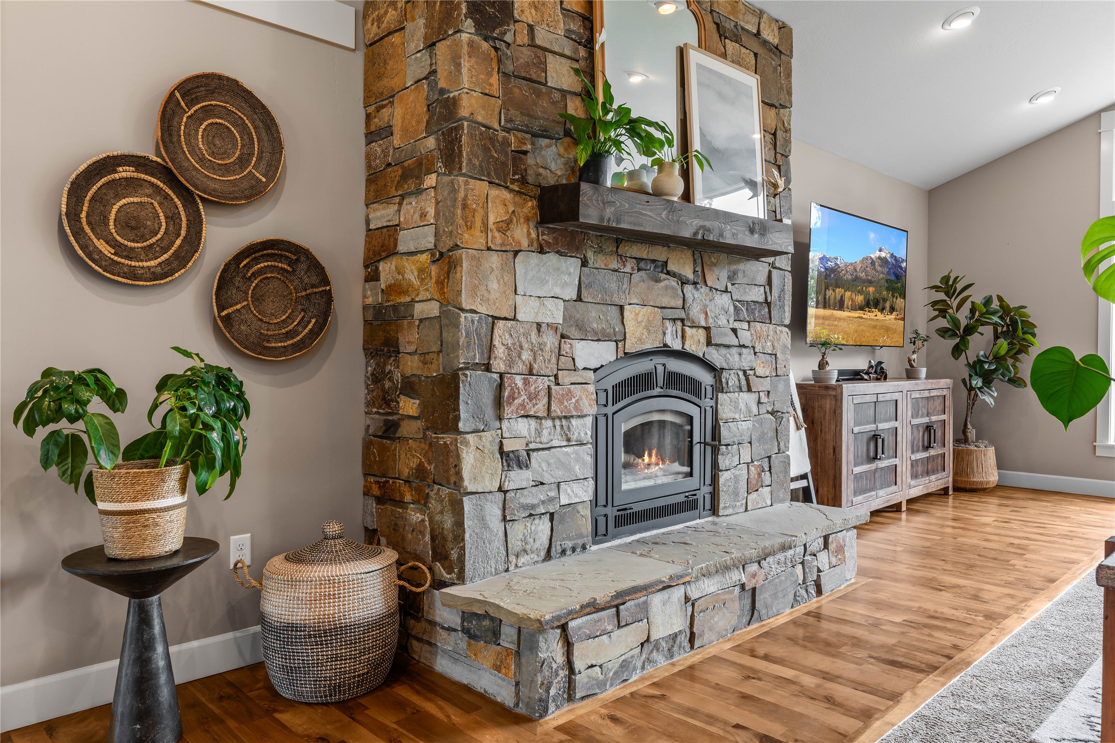 693 Cottonwood Road Property Photo 18