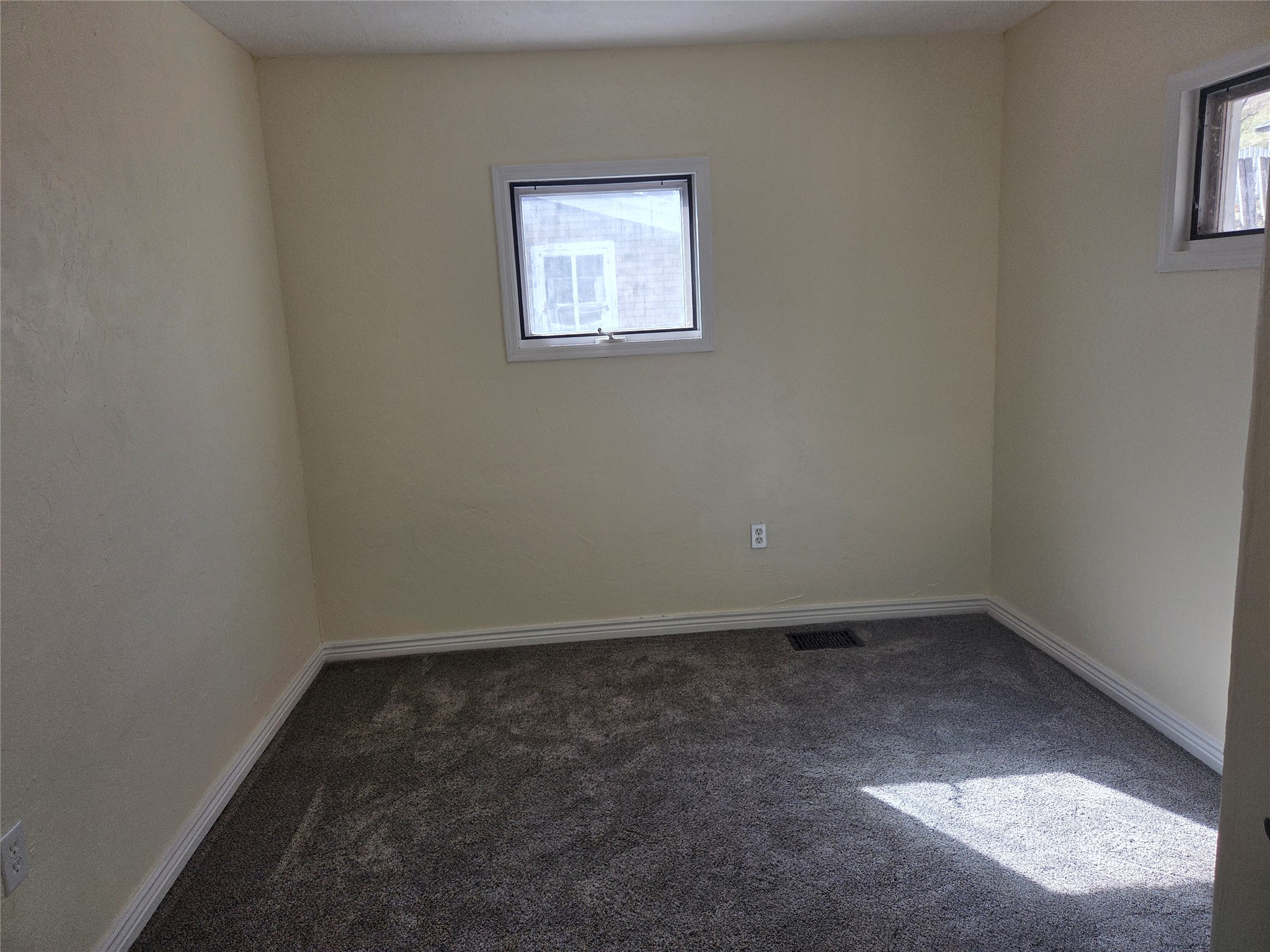 40 Crane Avenue Property Photo 19