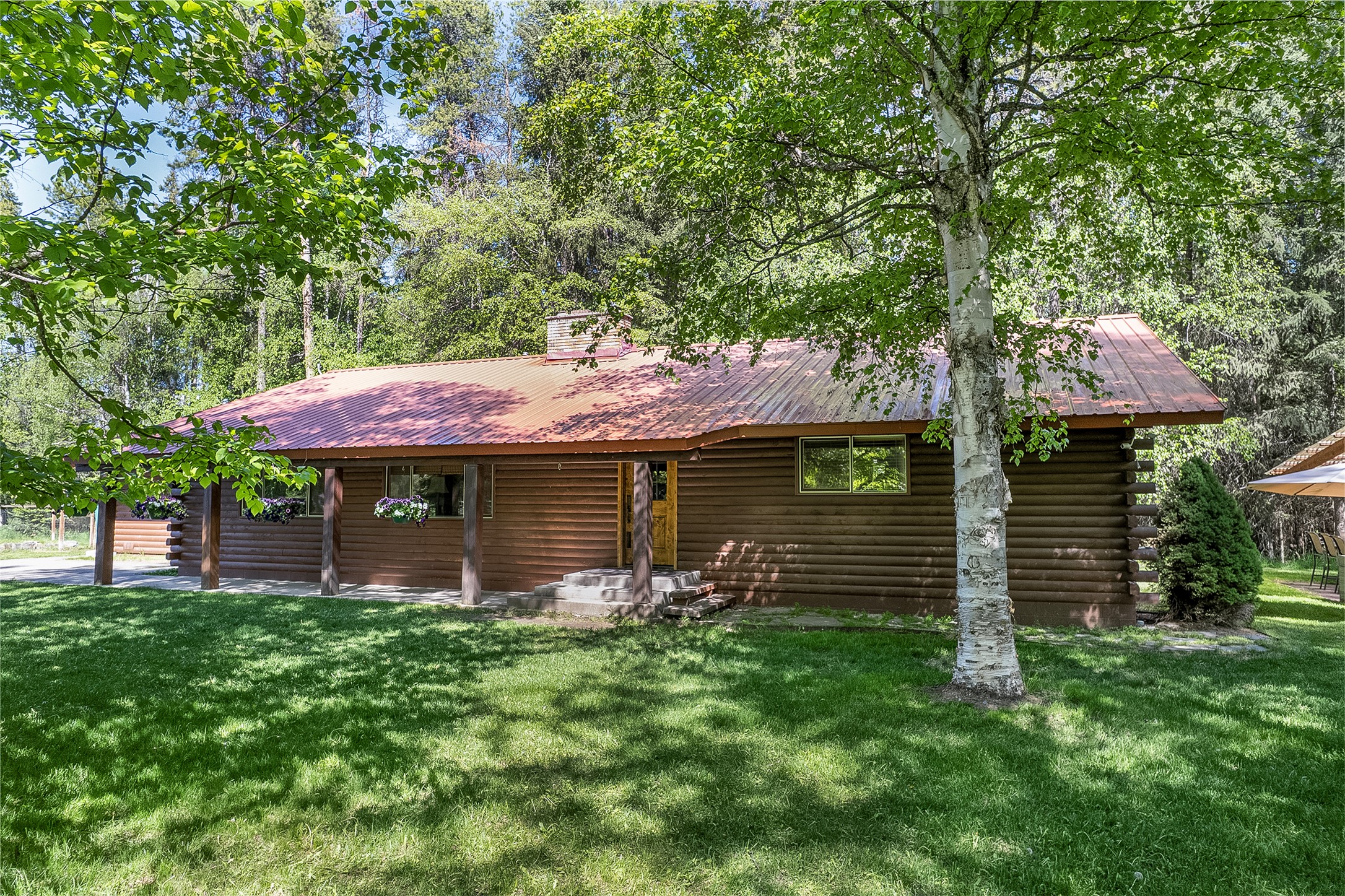 945 Swan River Road Property Photo 3