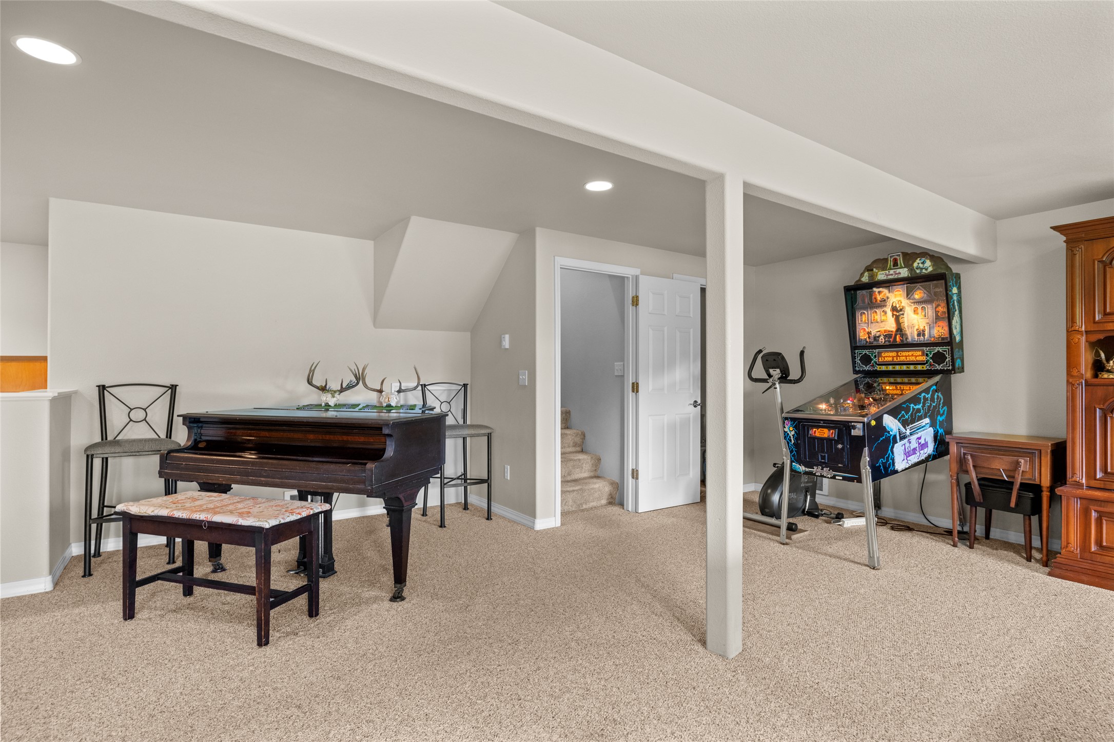 106 Rainbow Drive Property Photo 37